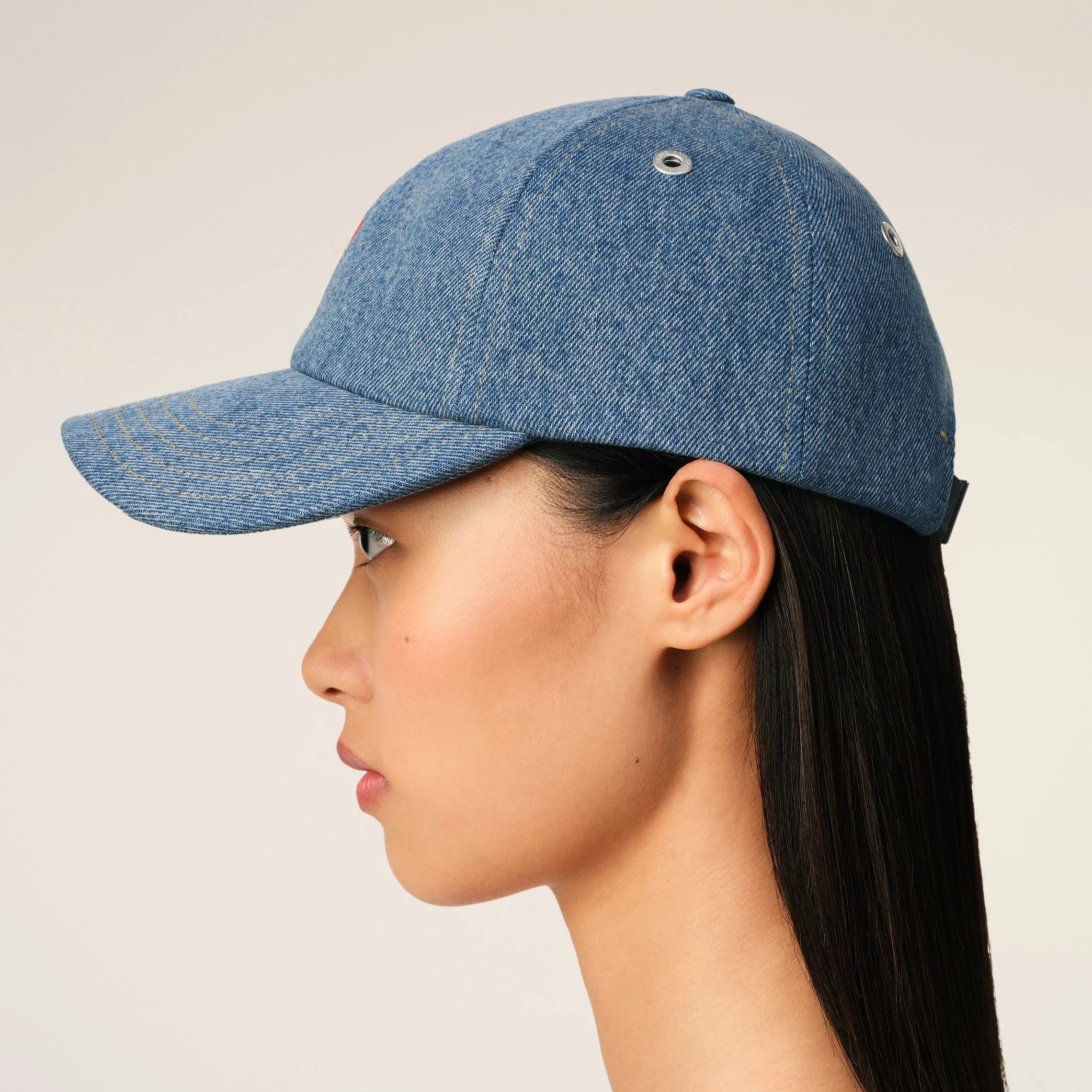 AMI Paris Blue Cotton Cap with Embroidered AMI de Coeur Logo - Stylish Unisex Baseball Hat for Casual Wear & Outdoor Activities