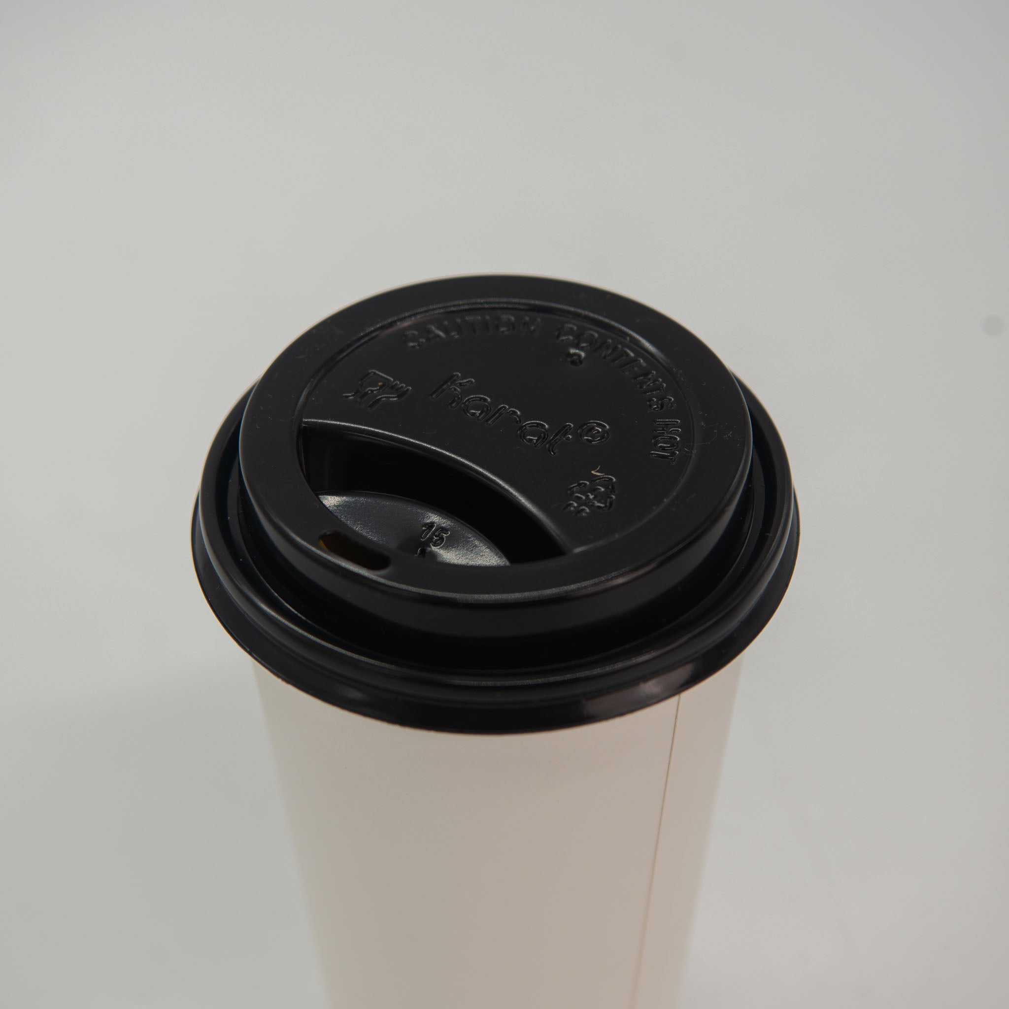 KARAT Black Hot Lids - Insulated Coffee Cup Lids for Travel Mugs & Tumblers - Perfect for Hot Drinks On The Go, Office, Commuting & Outdoor Activities