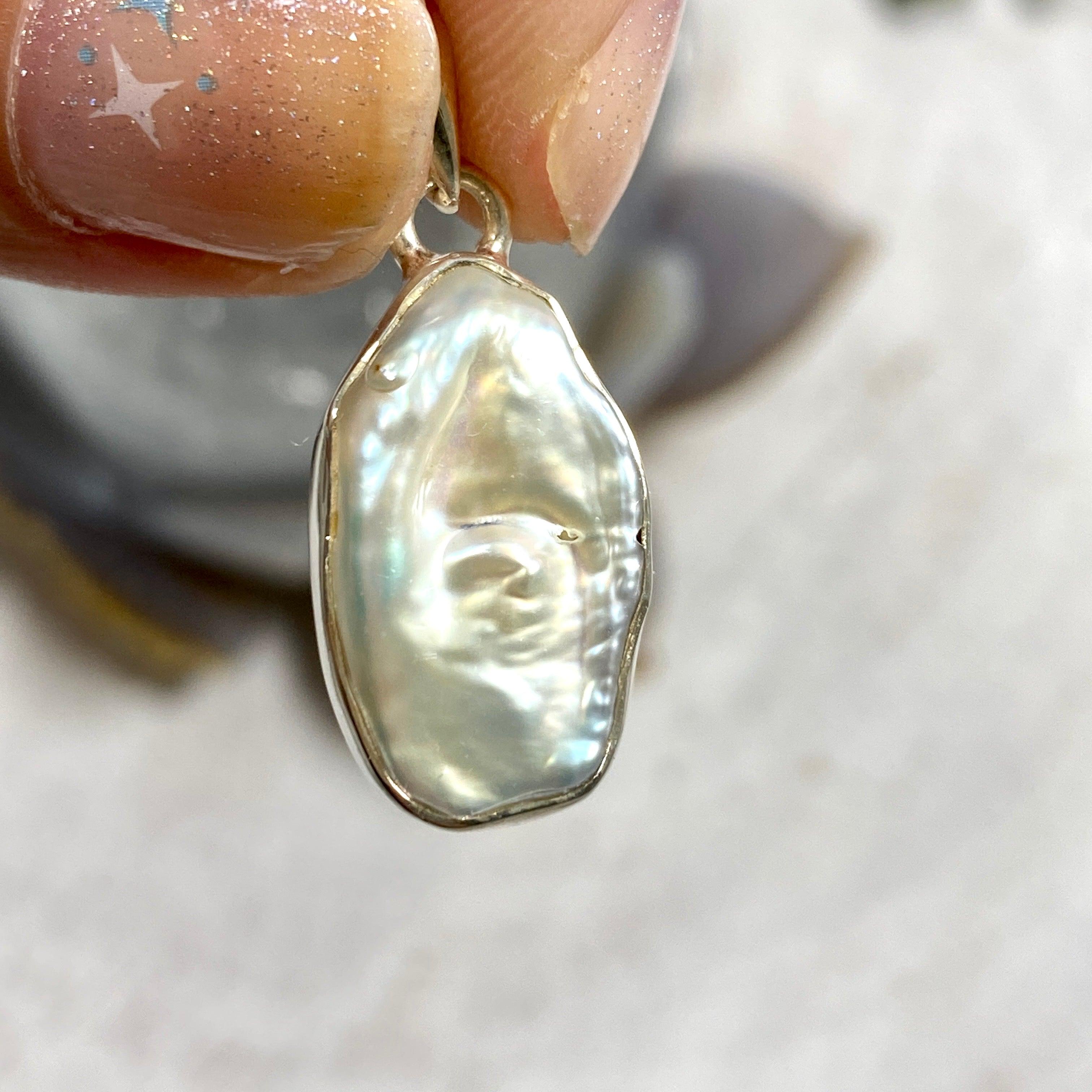 Freeform Pearl Pendant Necklace KPGJ3288 - Elegant Jewelry for Women, Perfect for Weddings, Parties & Special Occasions