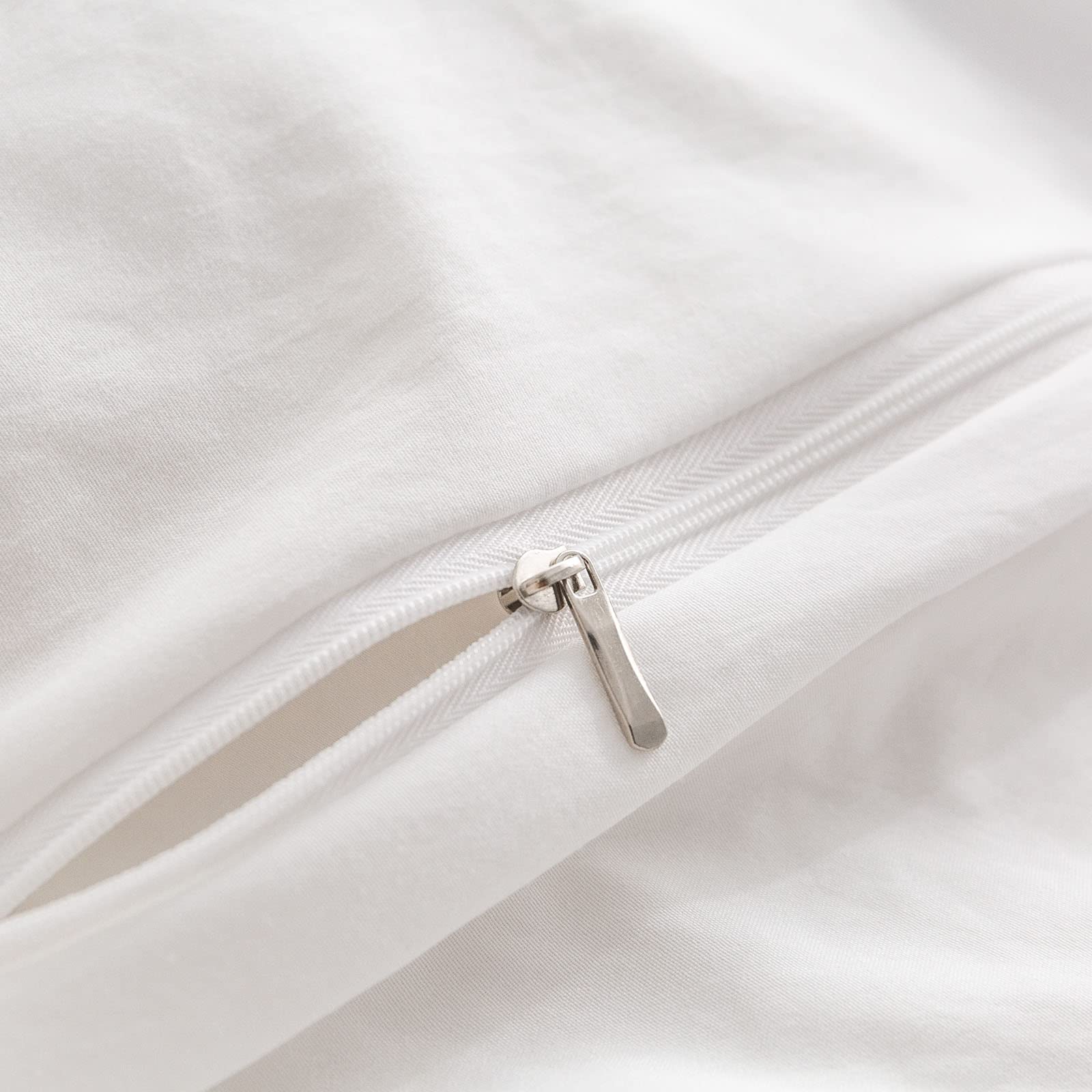 Boho Duvet Cover Set King Size - White Farmhouse Bedding with Tassels for Cozy Bedroom Decor