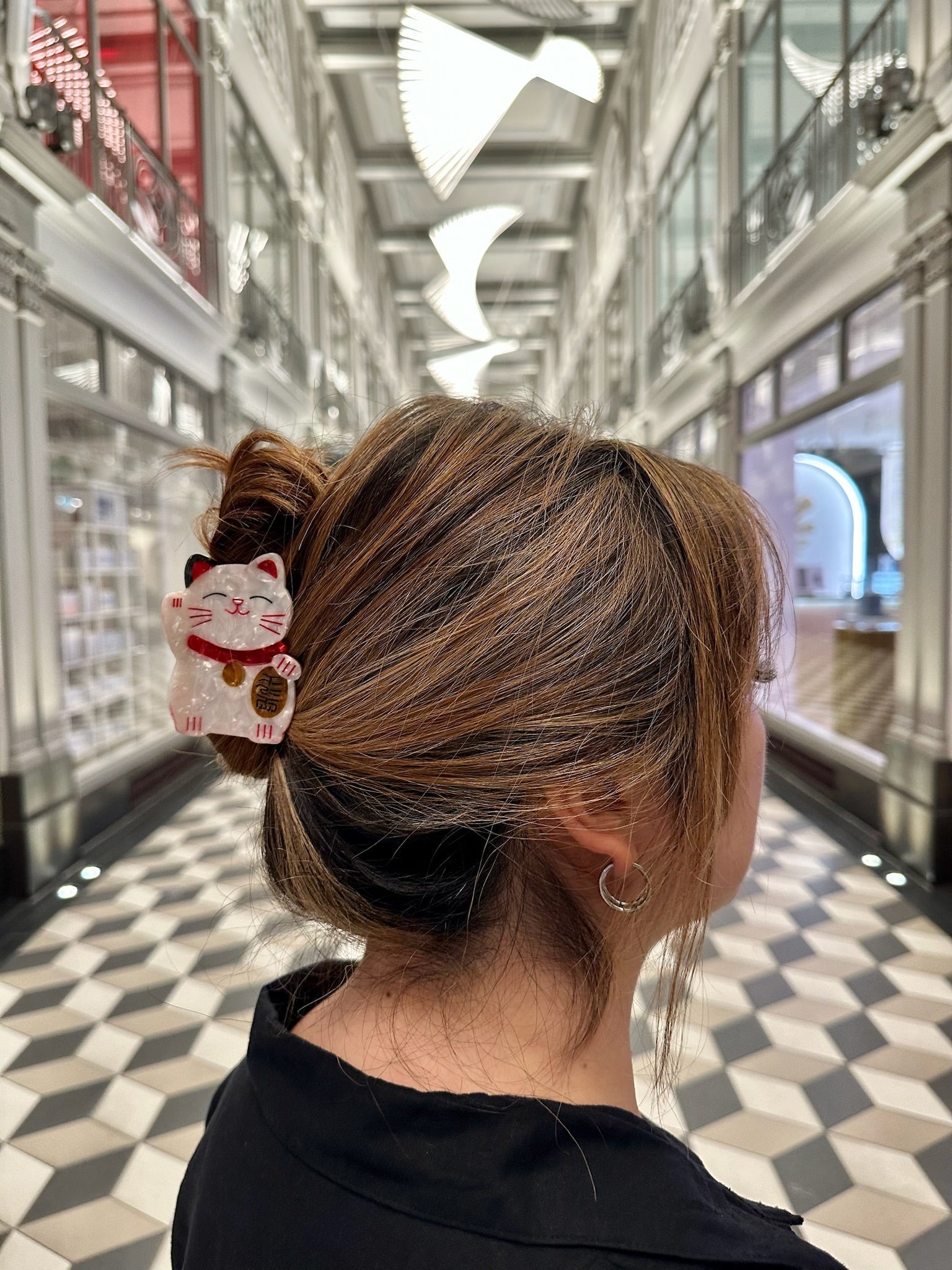 Hand Painted Lucky Cat Claw Hair Clip - Cute Japanese Maneki Neko Hair Accessory for Women & Girls - Perfect for Parties, Cosplay, and Everyday Fashion