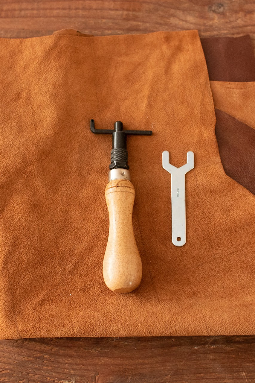 Professional Hand Groover Tool - High-Quality Leather & Woodworking Groove Cutter for DIY Crafts & Upholstery Projects