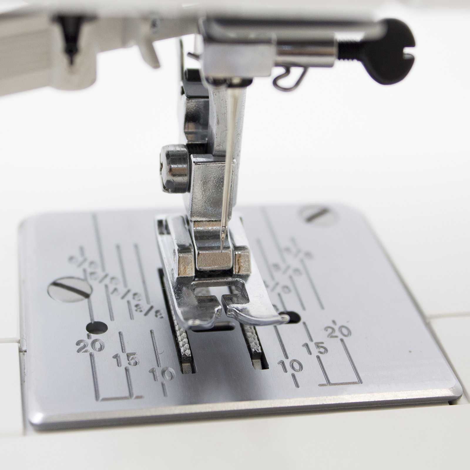 Janome 2222 Sewing Machine for Beginners - Heavy Duty, 22 Built-in Stitches, Free Arm - Perfect for Quilting, Dressmaking & Home DIY Projects
