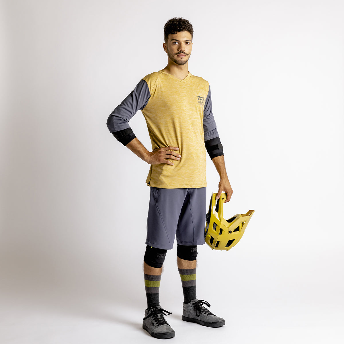 iXS Carve Evo Shorts - Men's Mountain Bike Shorts with Padded Liner, Breathable & Durable for Trail Riding & Downhill Cycling
