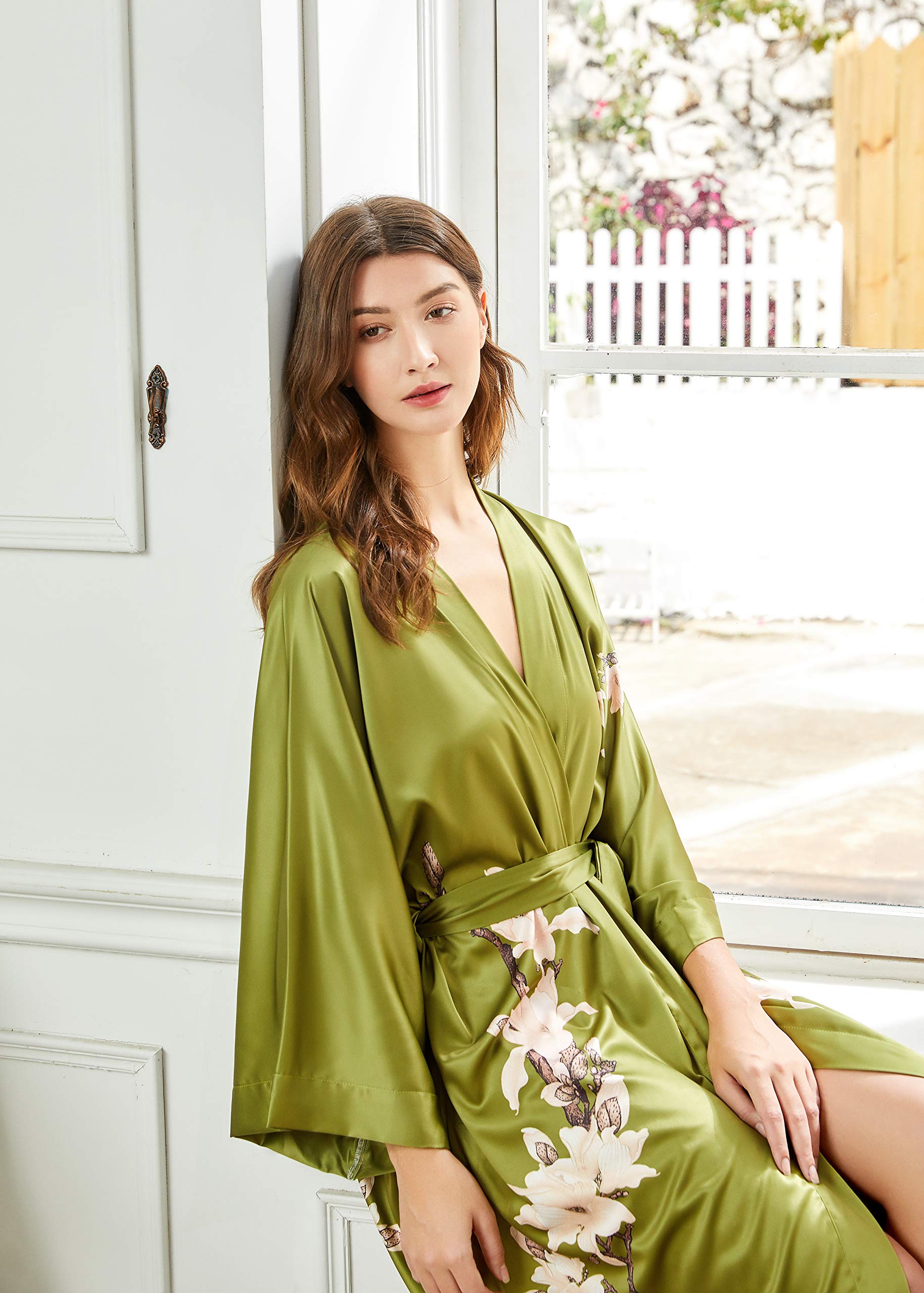 BABEYOND Women's Floral Satin Kimono Robe - Lightweight Long Silk Bathrobe for Sleepwear, Loungewear & Bachelorette Party Cover Up - Elegant Box Design for Spa, Beach & Bridal Shower