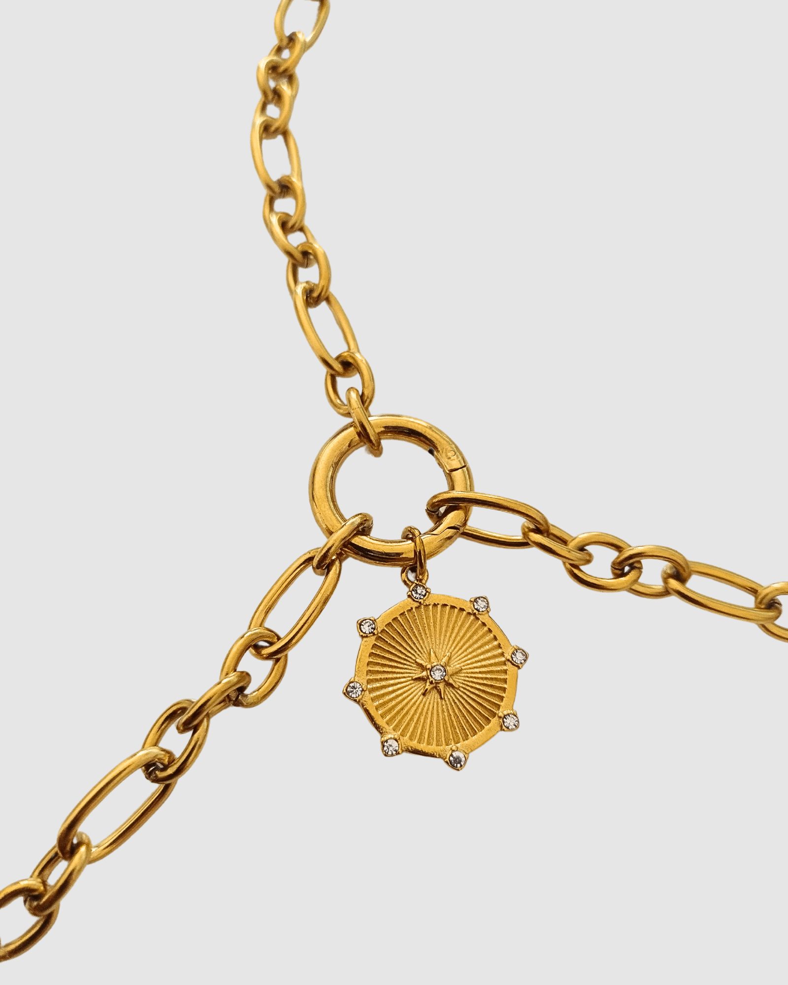 Izoa Amora Heart Pendant Necklace - 14K Gold Plated Romantic Jewelry Gift for Women, Perfect for Valentine's Day, Anniversary & Date Night