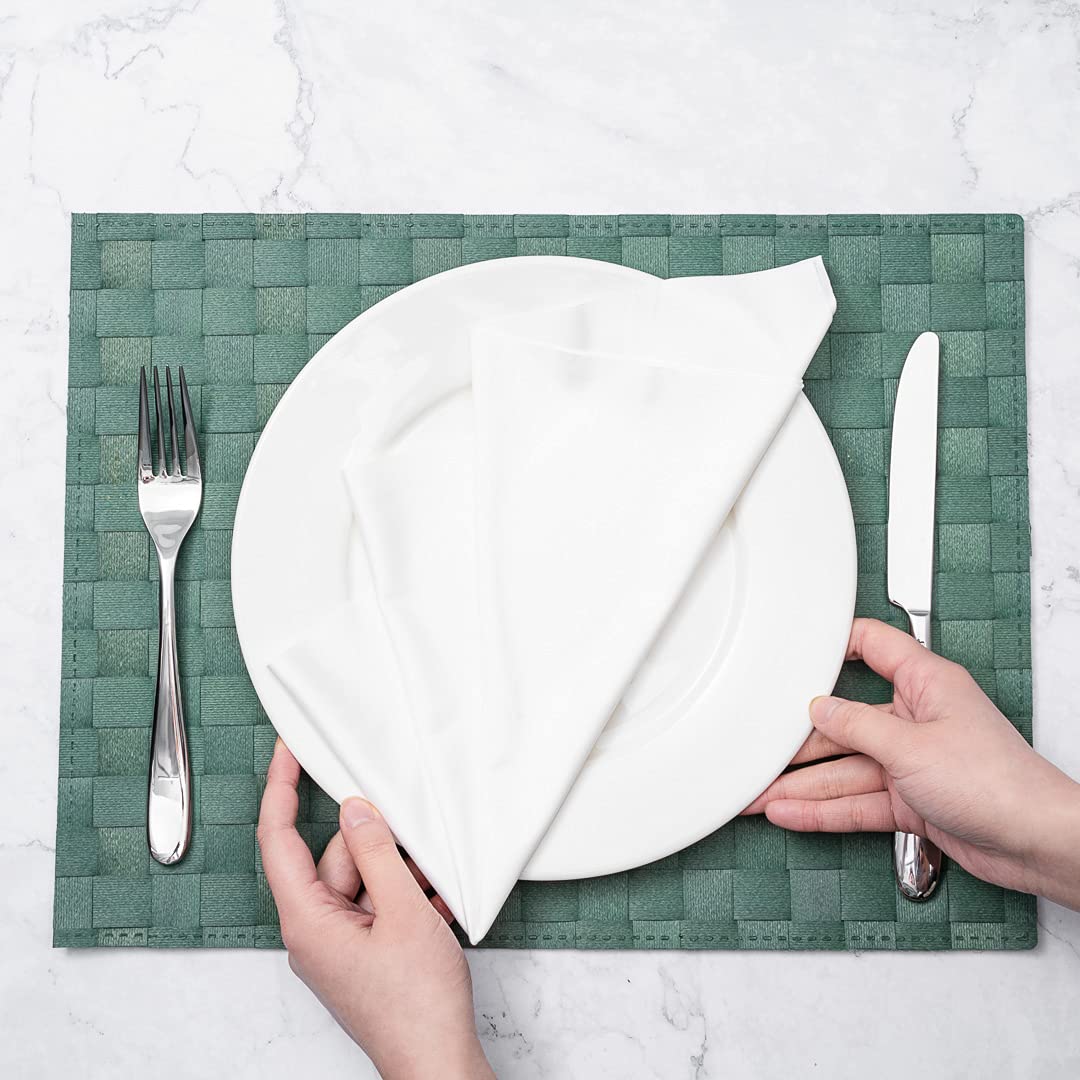 Restaurantware Macroweave 16 x 12 Inch Woven Placemats Set of 6 - Durable & Easy Clean Rectangle Table Mats for Dining Room, Kitchen, or Restaurant Use - Eco-Friendly Plastic Placemats for Everyday Meals & Entertaining
