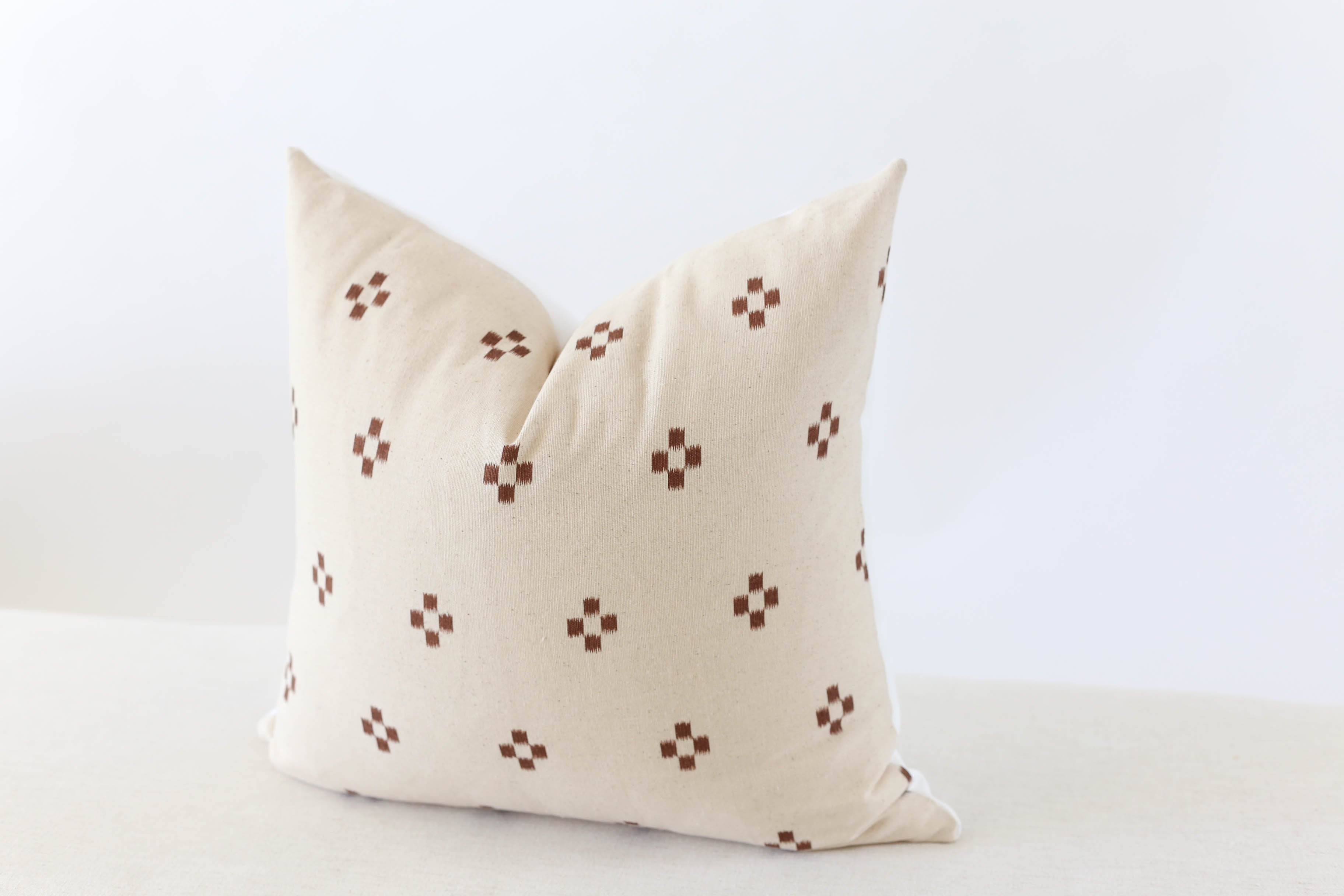 Premium Henley Pillow Cover - Soft Linen Fabric, Zipper Closure, Decorative Throw Pillow Case for Sofa, Bed & Home Decor (18x18 Inches) - Perfect for Living Room, Bedroom & Cozy Spaces