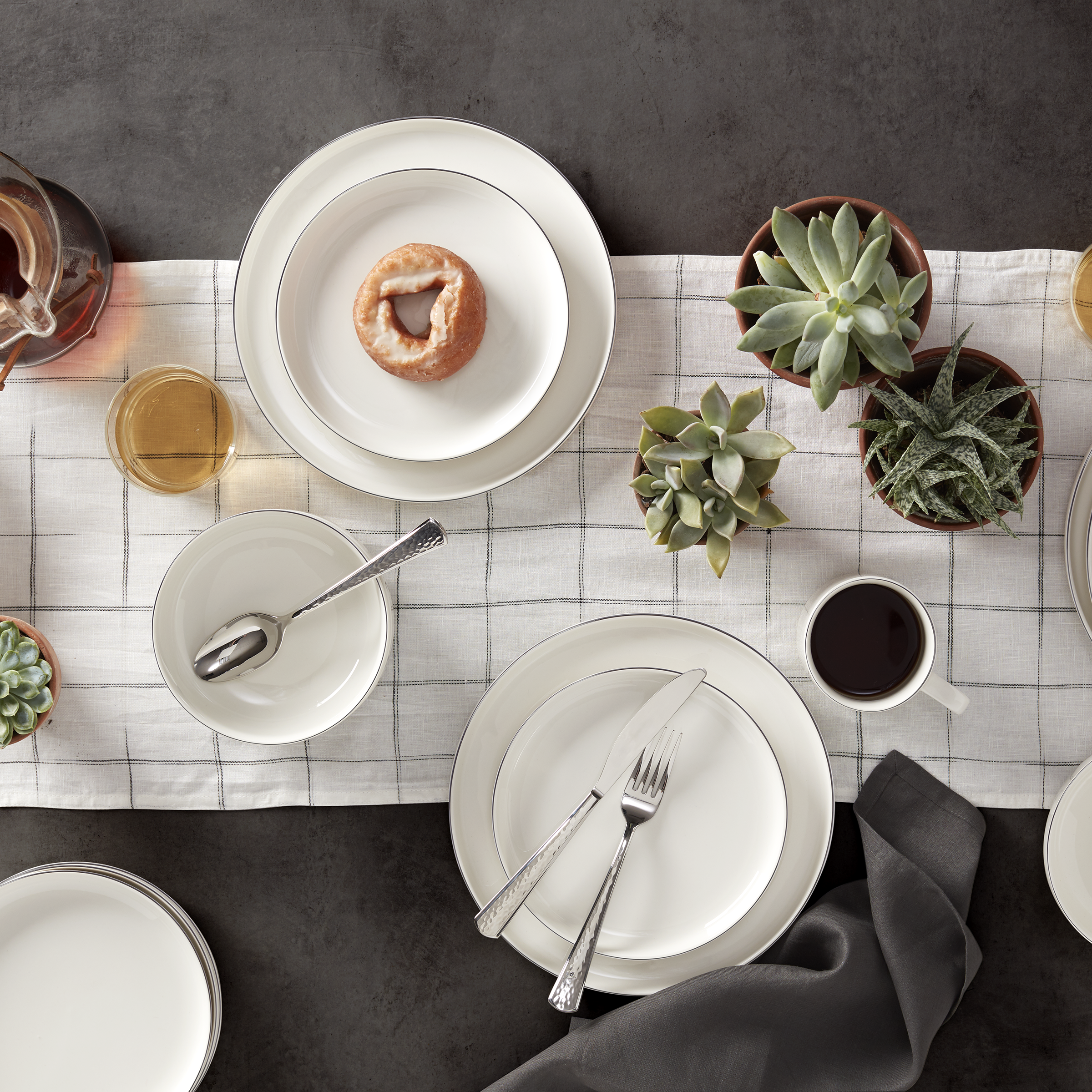 24 Seven 12-Piece Black Rim Dinnerware Set - Elegant Tableware for Everyday Dining, Dinner Parties & Special Occasions