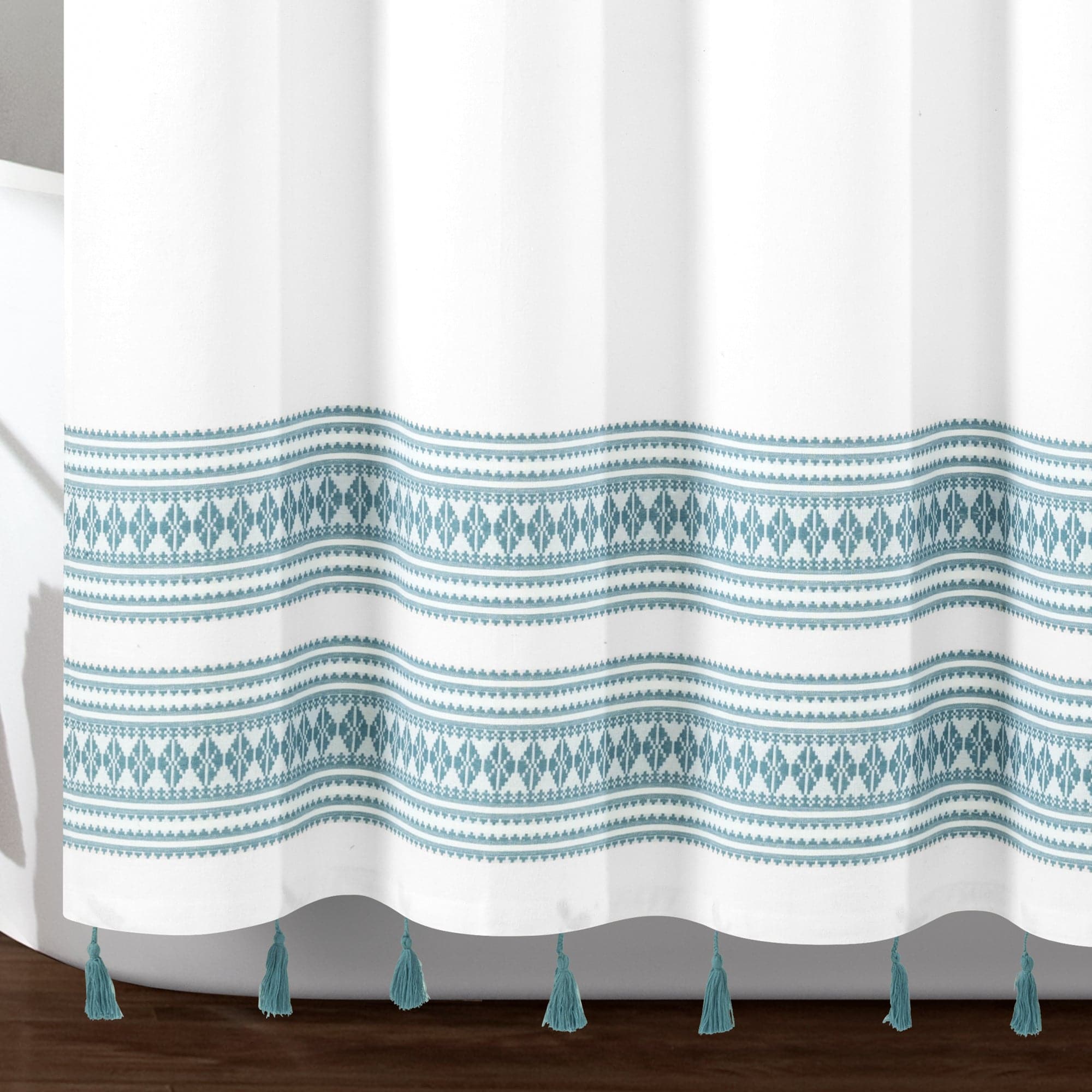 Eco-Friendly Breezy Chic Tassel Jacquard Shower Curtain - 100% Recycled Cotton Bathroom Decor for Modern & Bohemian Style Homes