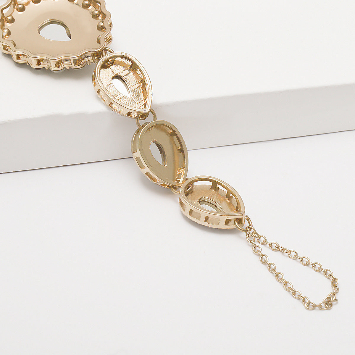 Bohemian Rhinestone Pearl Anklet Chain Bracelet Toe Ring Jewelry for Women | D0571 | Perfect for Beach, Summer Outfits and Boho Fashion Accessories