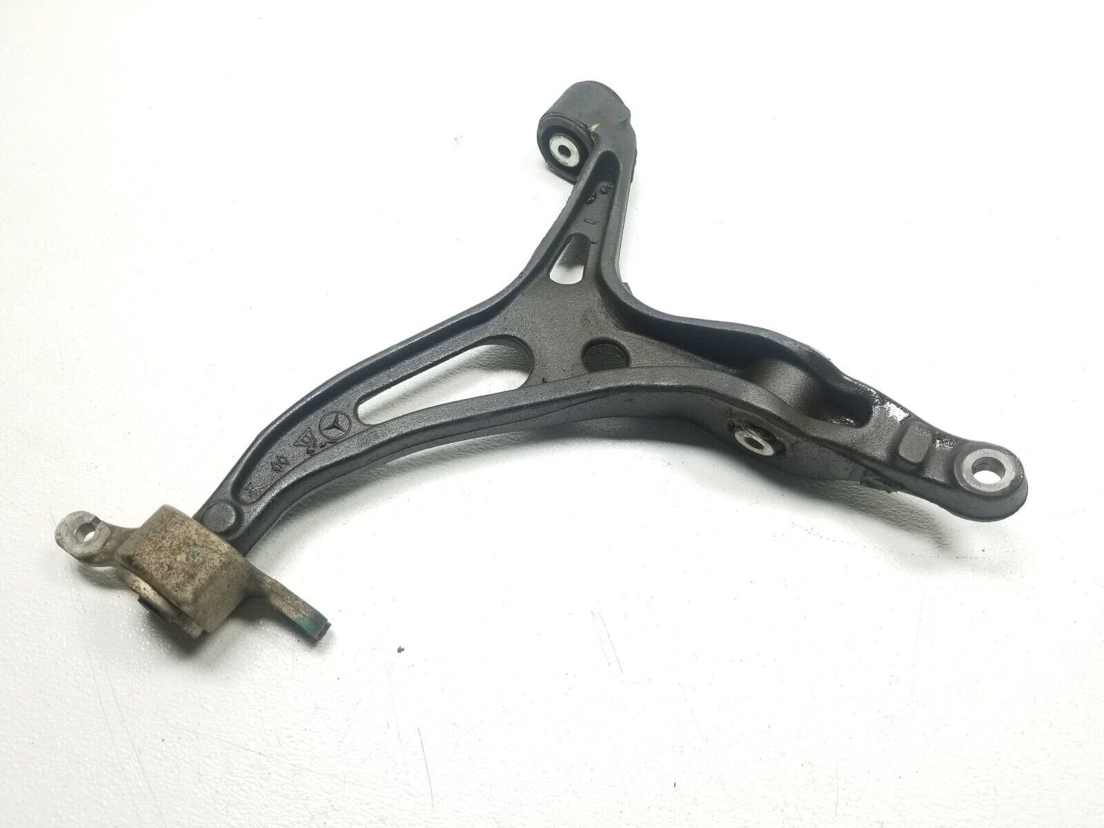 2006-2011 Mercedes ML500 Front Right Lower Control Arm OEM Replacement - Perfect for Off-Roading & Daily Commuting