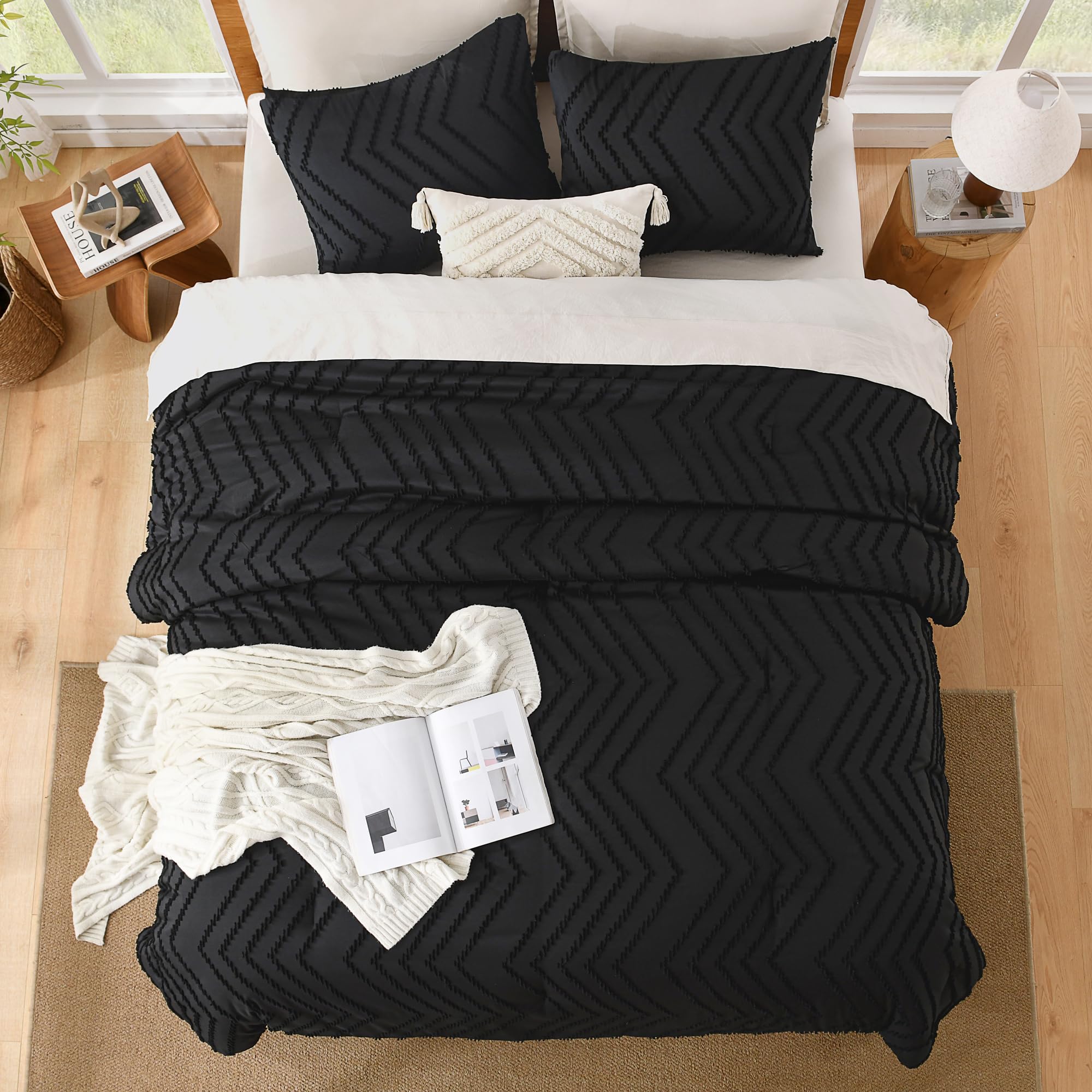 Premium Black Full Comforter Set - Lightweight Fluffy Down Alternative Bedding with 2 Pillow Shams (79x90 Inches) | Soft & Breathable All-Season Comforter for Bedroom, Guest Room & Dorm | Perfect Gift Choice for Housewarming & Holidays