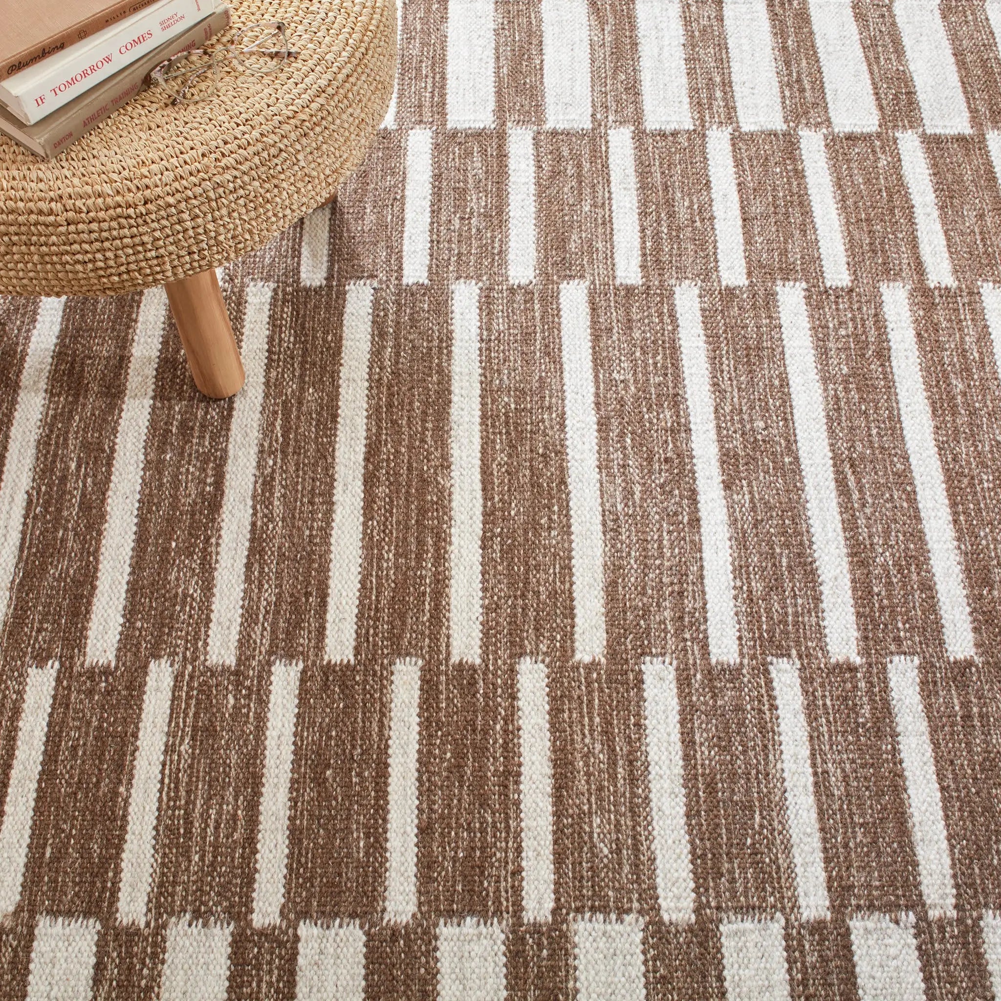Dash & Albert Heights Handwoven Wool Rug - Soft & Durable Area Rug for Living Room, Bedroom, Dining Room - Traditional Handmade Home Decor