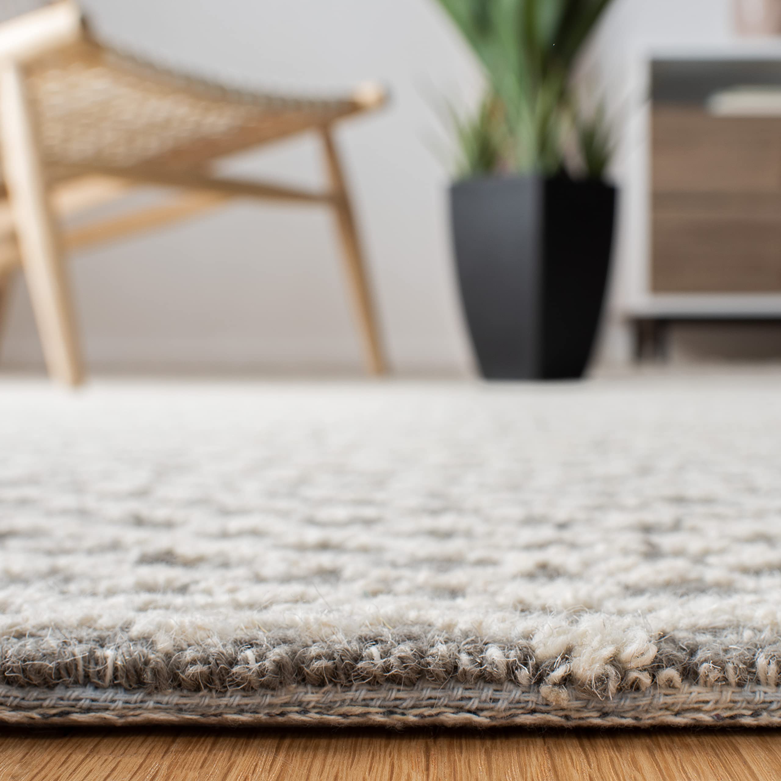 SAFAVIEH Micro-Loop Collection 5' Square Grey/Ivory MLP353F Handmade Premium Wool Area Rug - Soft & Durable for Living Room, Bedroom & Office Decor