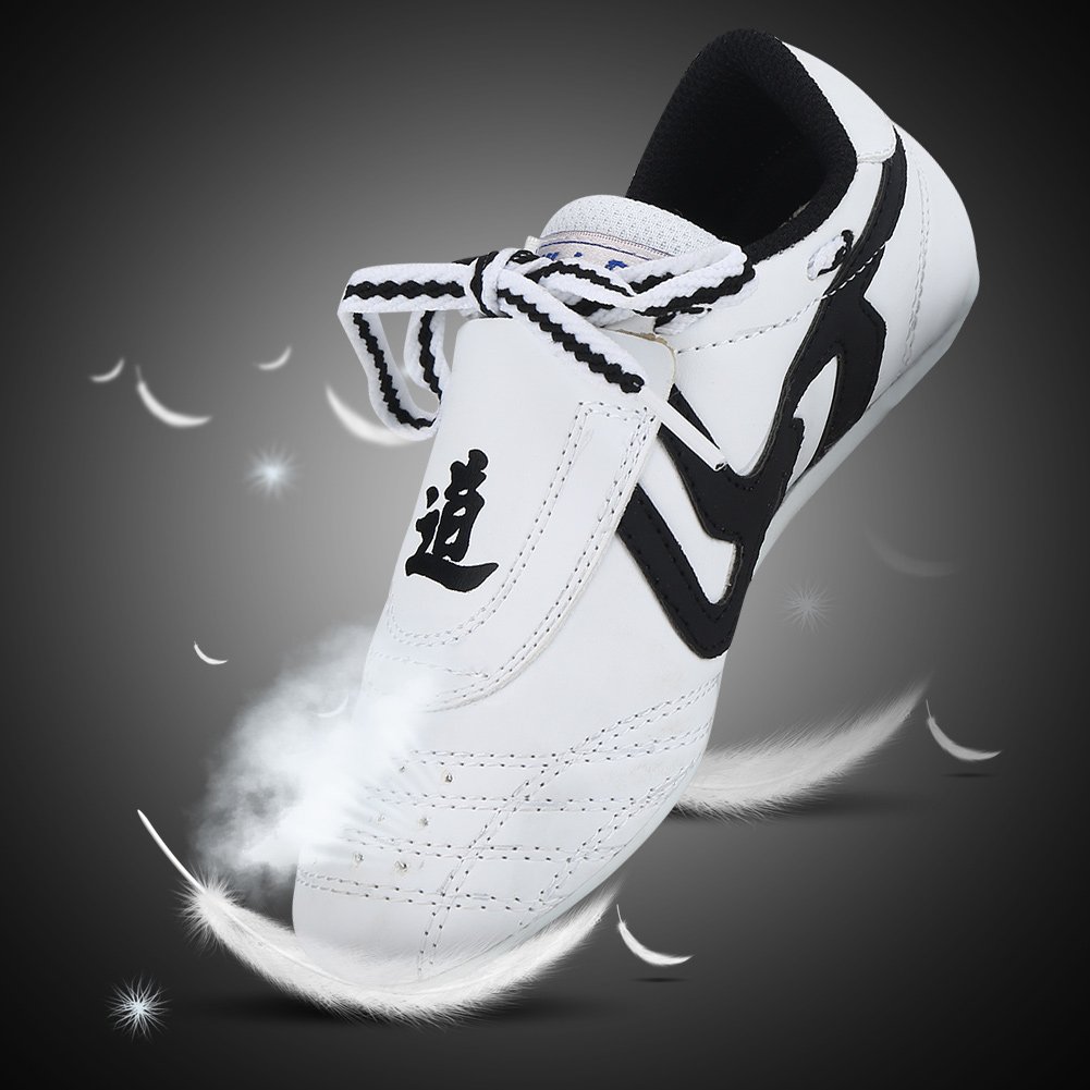 **Lightweight Taekwondo & Karate Shoes for Kids, Teens & Men - Martial Arts Training, Boxing, Kung Fu, Taichi (Size 31/19.4cm) - Perfect for Dojo, Gym & Competition**