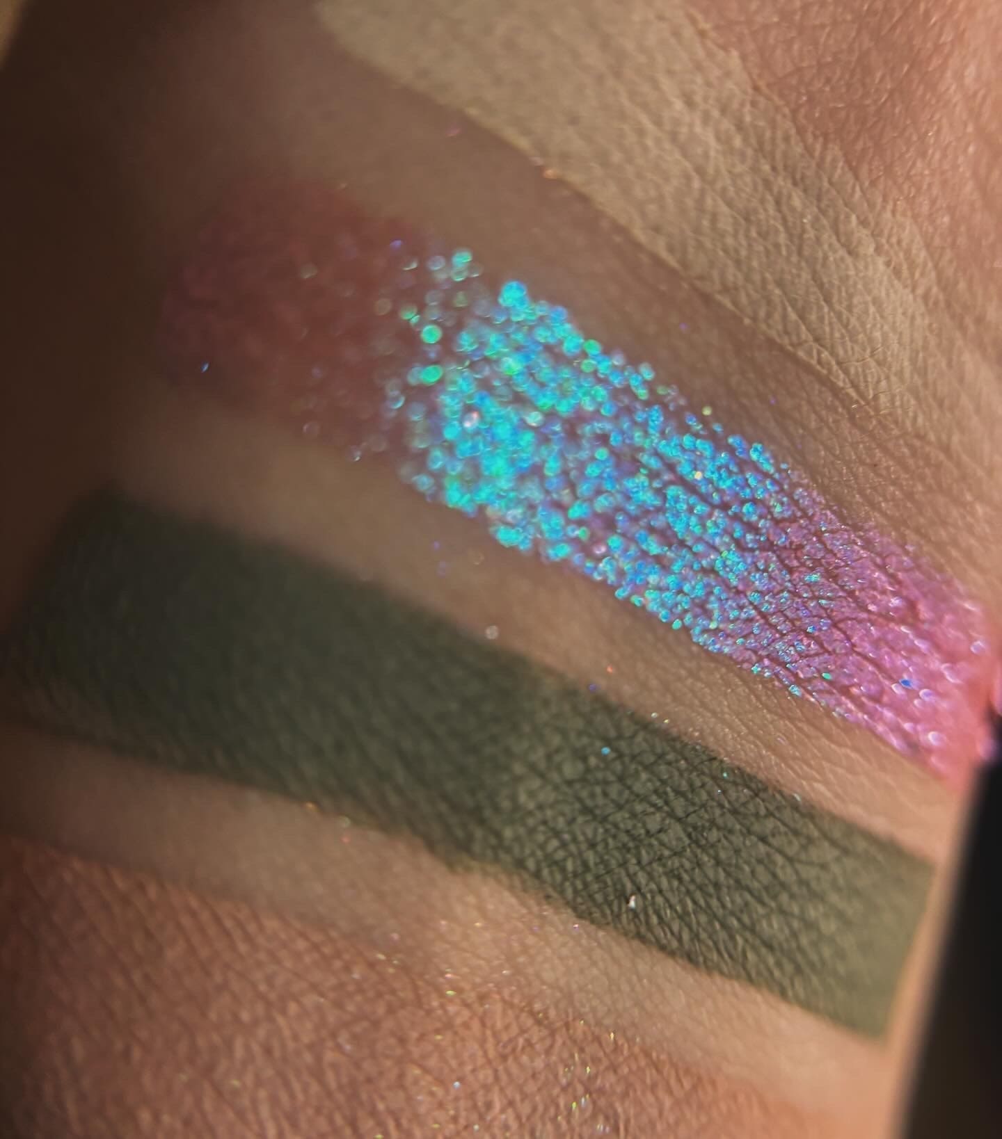 Groovy Garden Eyeshadow Palette - 12 Highly Pigmented Matte & Shimmer Shades for Stunning Eye Looks | Perfect for Daytime, Night Out & Special Occasions