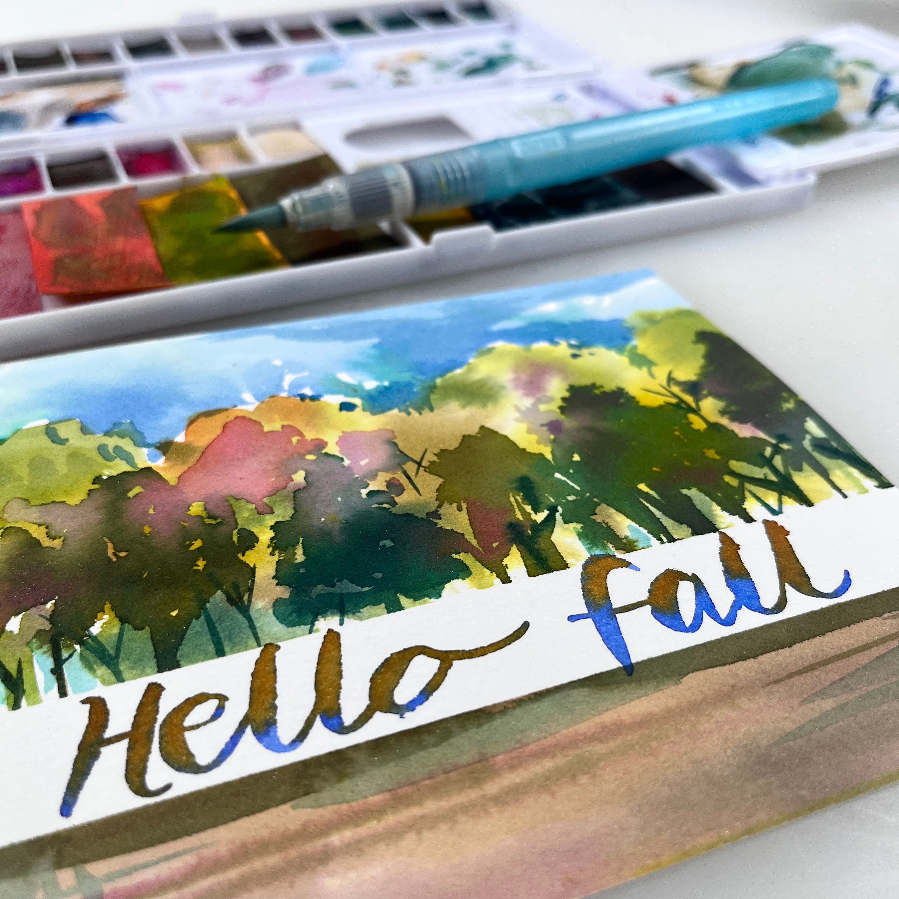Foldable Plastic Palette (YWP800) - Portable & Lightweight for Artists, Painters & DIY Projects - Perfect for Travel, Studio & Outdoor Painting