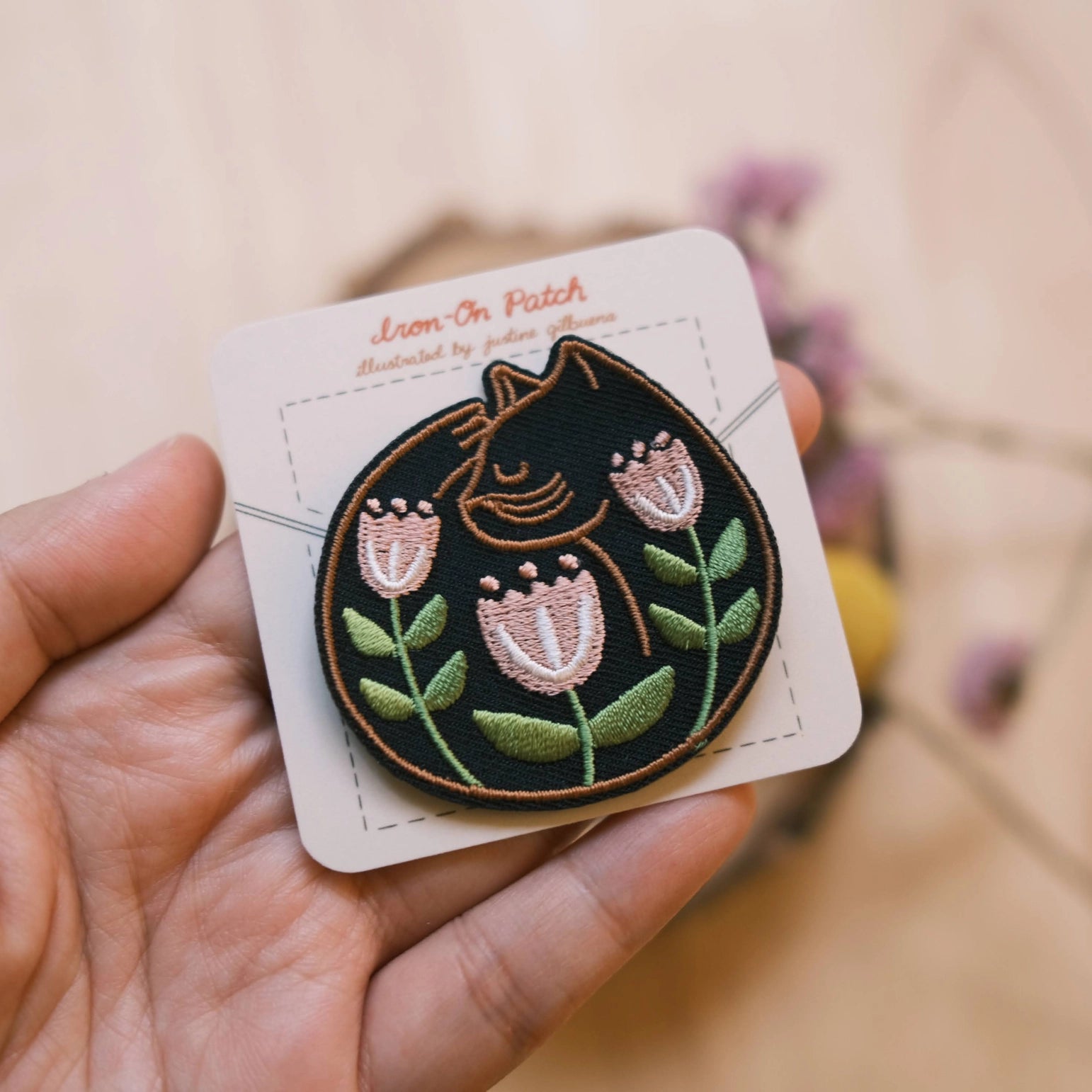 Cat Nap Iron On Patch - Cute Embroidered Applique for DIY Clothing, Bags & Hats - Perfect for Crafting, Costumes & Fashion Upgrades