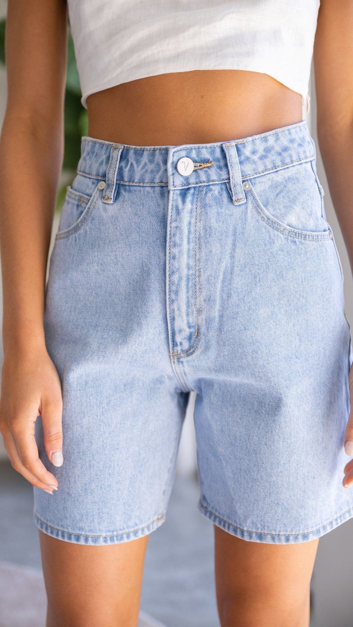Abrand Carrie Short - Comfortable Walking Shorts for Women | Perfect for Hiking, Running & Casual Wear