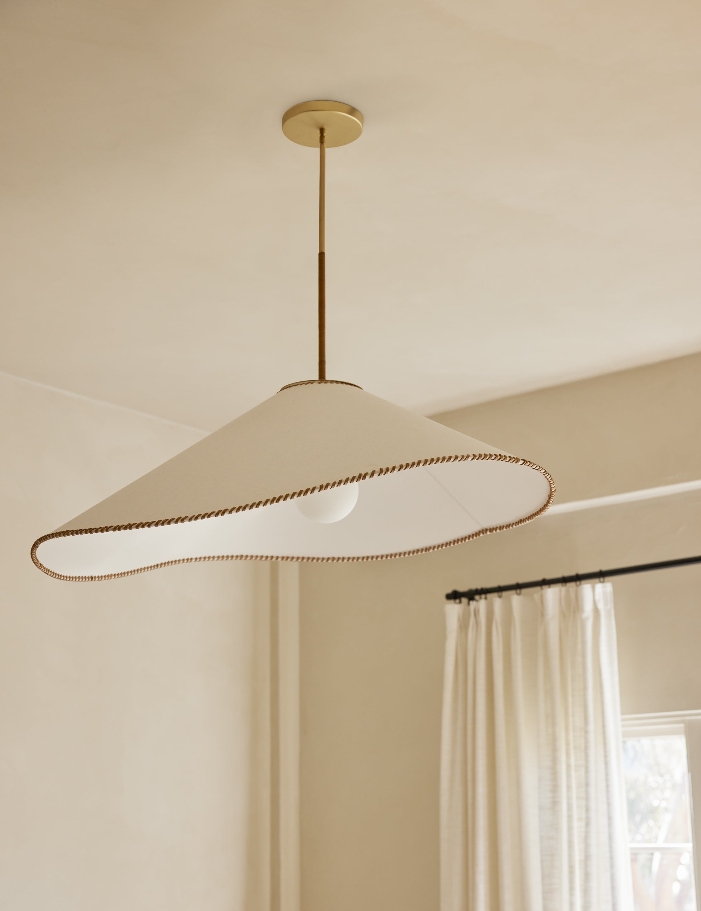 Élan Byrd Arroyo Pendant Light - Modern Handcrafted Glass Ceiling Lighting Fixture for Dining Room, Kitchen Island & Bedroom Decor