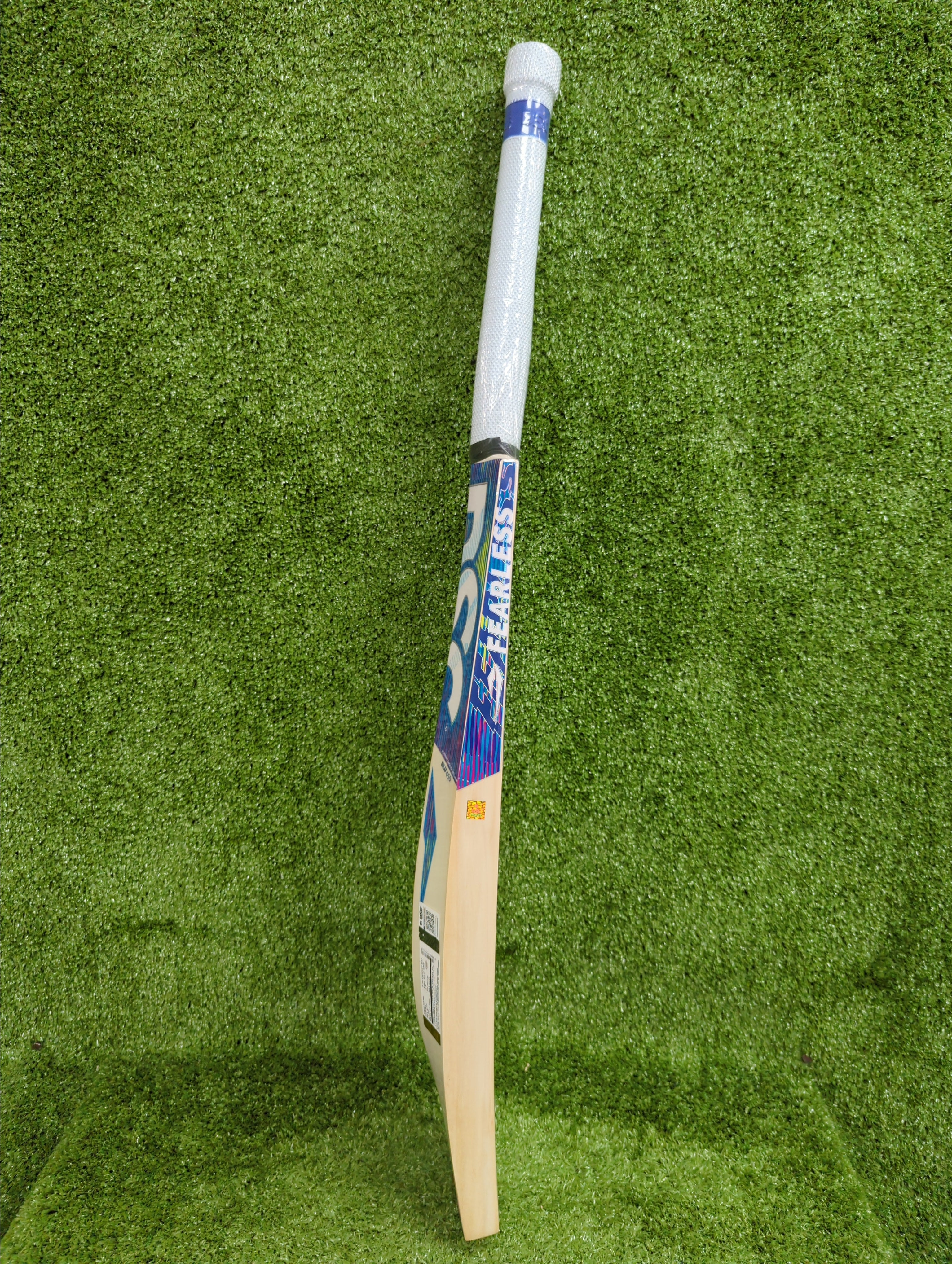 Premium DSC Blu 450 English Willow Cricket Bat for Adults - Professional Grade for Matches & Practice Sessions