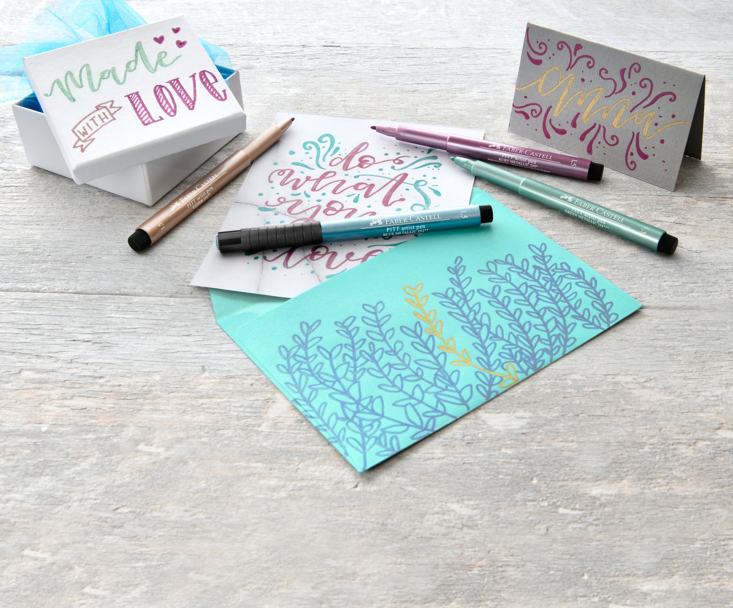 Pitt Artist Pen Metallic - 12 Vibrant Colors for Calligraphy, Illustration & Hand Lettering - Perfect for Sketching, Scrapbooking & DIY Projects