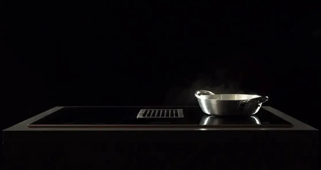 Smeg 80cm Black Induction Cooktop with Integrated Rangehood - Dolce Stil Novo Design for Modern Kitchens | Perfect for Home Chefs & Open-Plan Living Spaces