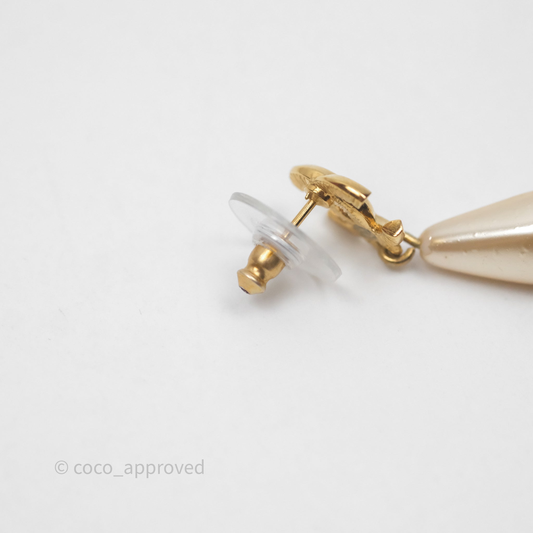 Chanel CC Drop Pearl Earrings in Gold Tone - Luxury Pearl Dangle Earrings for Women, Perfect for Parties, Weddings & Special Occasions
