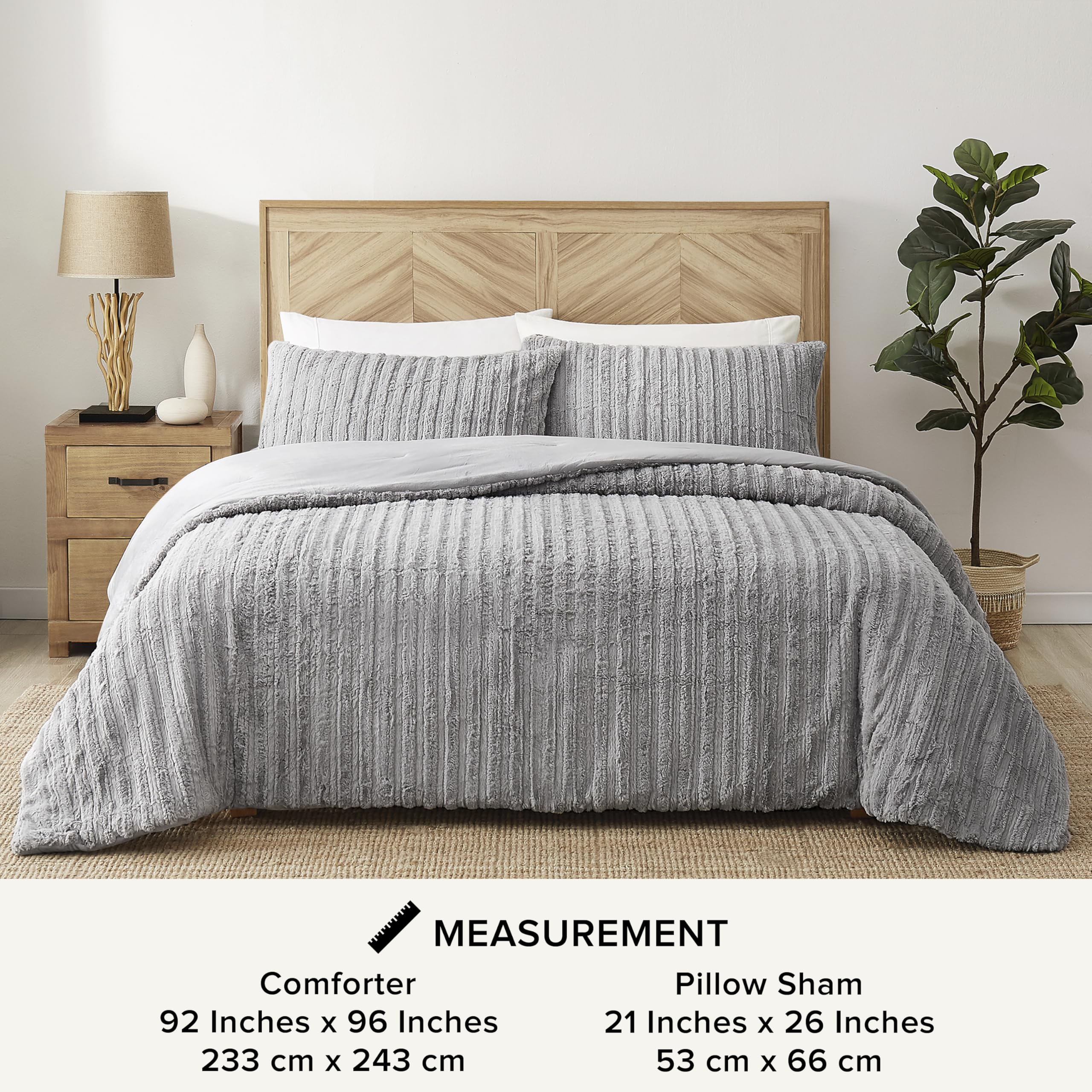 UGG Kenzie Full/Queen Comforter Set - Plush Faux Fur Reversible Down Alternative Bedding with 2 Pillow Shams | Hypoallergenic & Machine Washable | Ultra Soft & Warm Seal Gray Comforter for Cozy Bedroom Decor