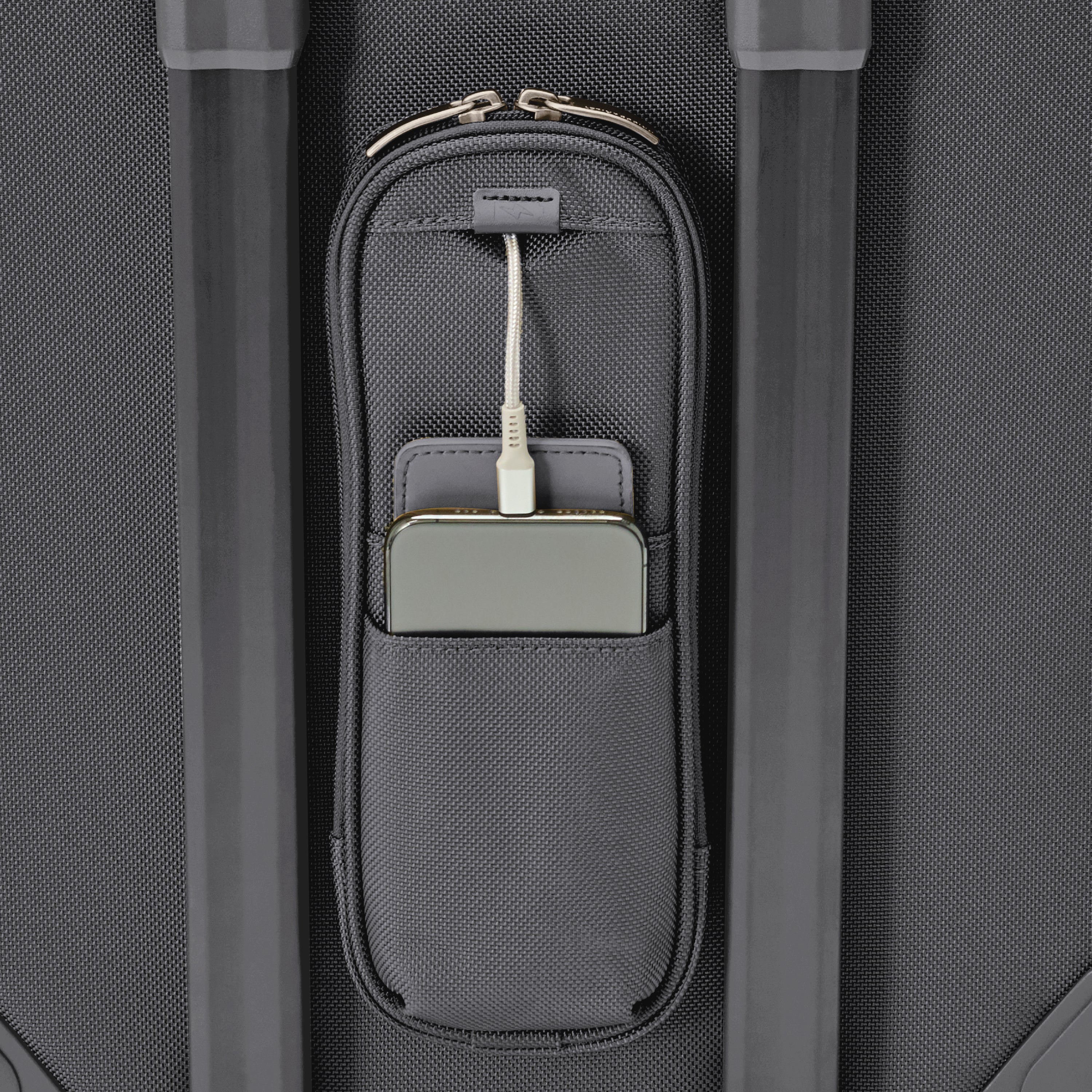 Briggs & Riley Baseline Essential Carry On Spinner Luggage - Lightweight Expandable Suitcase for Business Travel & Weekend Getaways | TSA Lock & Durable Polycarbonate Shell