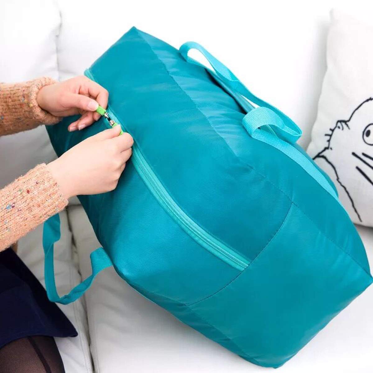 Lightweight Foldable Waterproof Travel Duffel Bag for Women & Men - Carry On Luggage, Weekender Overnight Tote Bag (Green) | Perfect for Gym, Beach Trips & Weekend Getaways