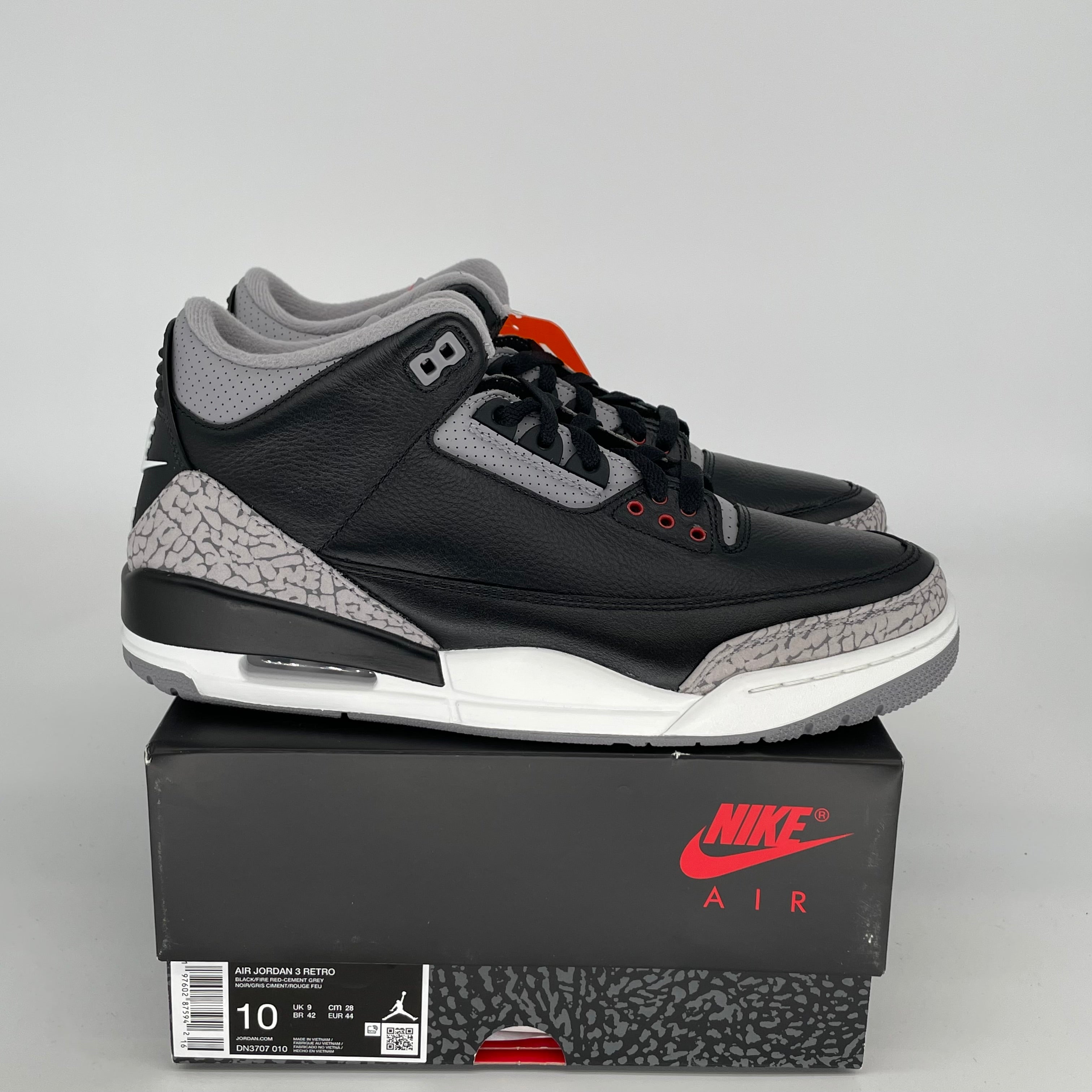 Original Air Jordan 3 Retro 'Black Cement' Men's Basketball Shoes Size 10 (DN3707-010) - Classic Sneakers for Streetwear & Basketball Performance
