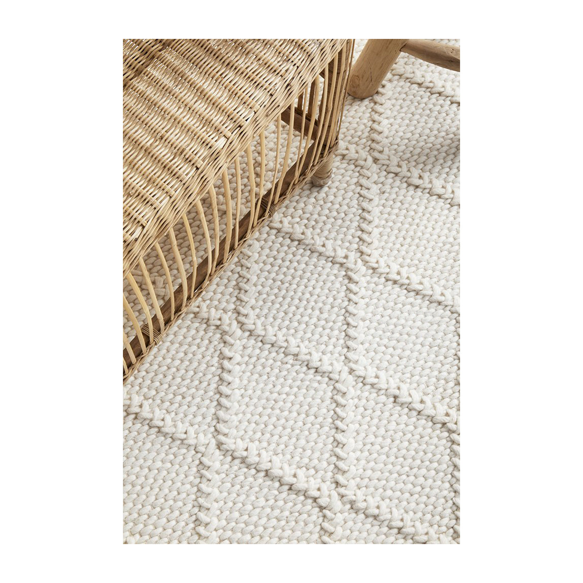 Premium Huxley White Area Rug - Soft Plush Shag Carpet for Living Room, Bedroom & Nursery - Cozy Home Decor & Floor Mat