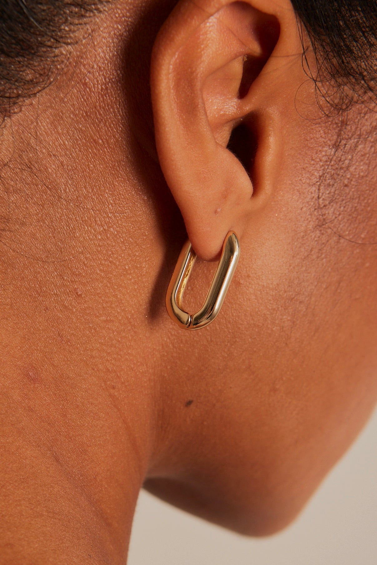 Chunky Oval Gold Hoop Earrings for Women - 14K Gold Plated Statement Jewelry - Perfect for Parties, Weddings & Everyday Wear