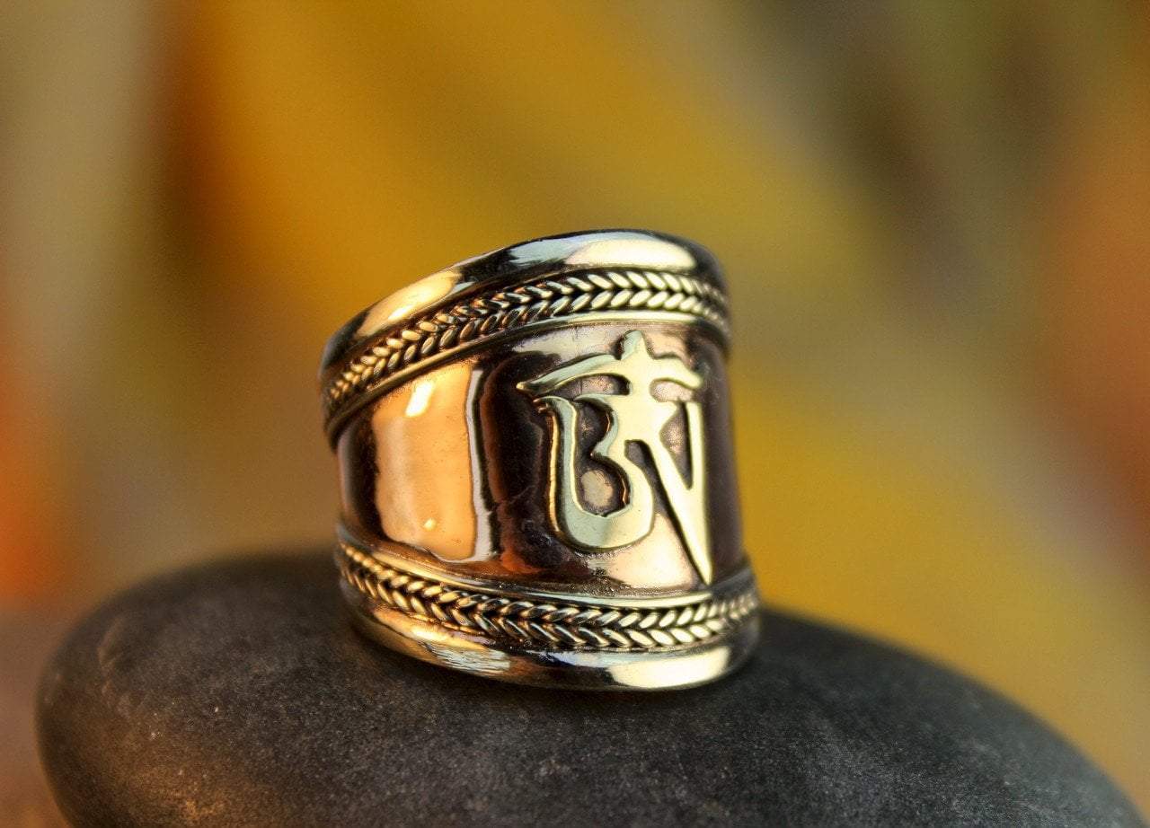 Adjustable Om Mani Padme Hum Ring - Handmade Copper & Brass Buddhist Meditation Ring for Yoga, Mindfulness & Spiritual Healing