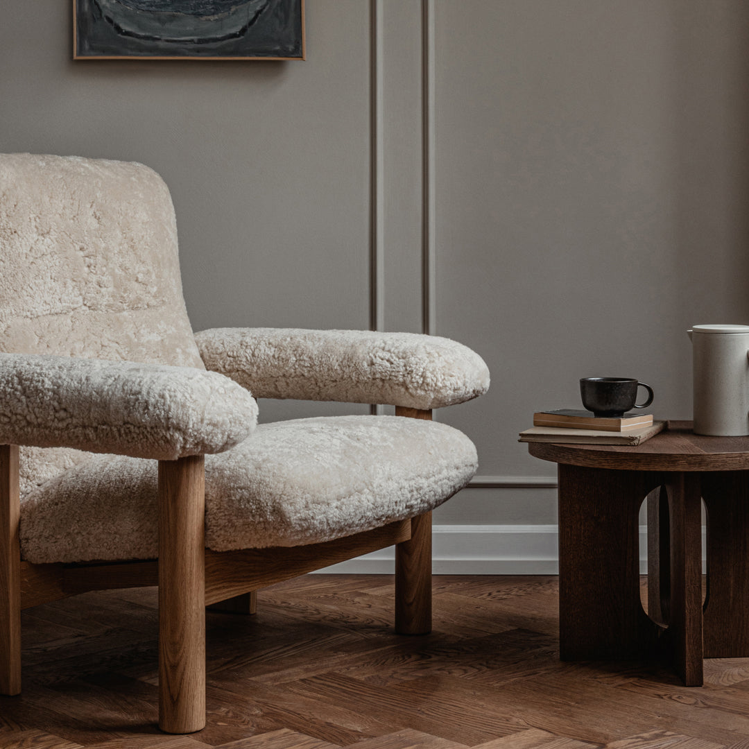 Brasilia Lounge Chair - Mid Century Modern Accent Chair for Living Room, Bedroom & Office - Comfortable Upholstered Armchair with Wooden Legs - Perfect for Relaxing, Reading & Decor