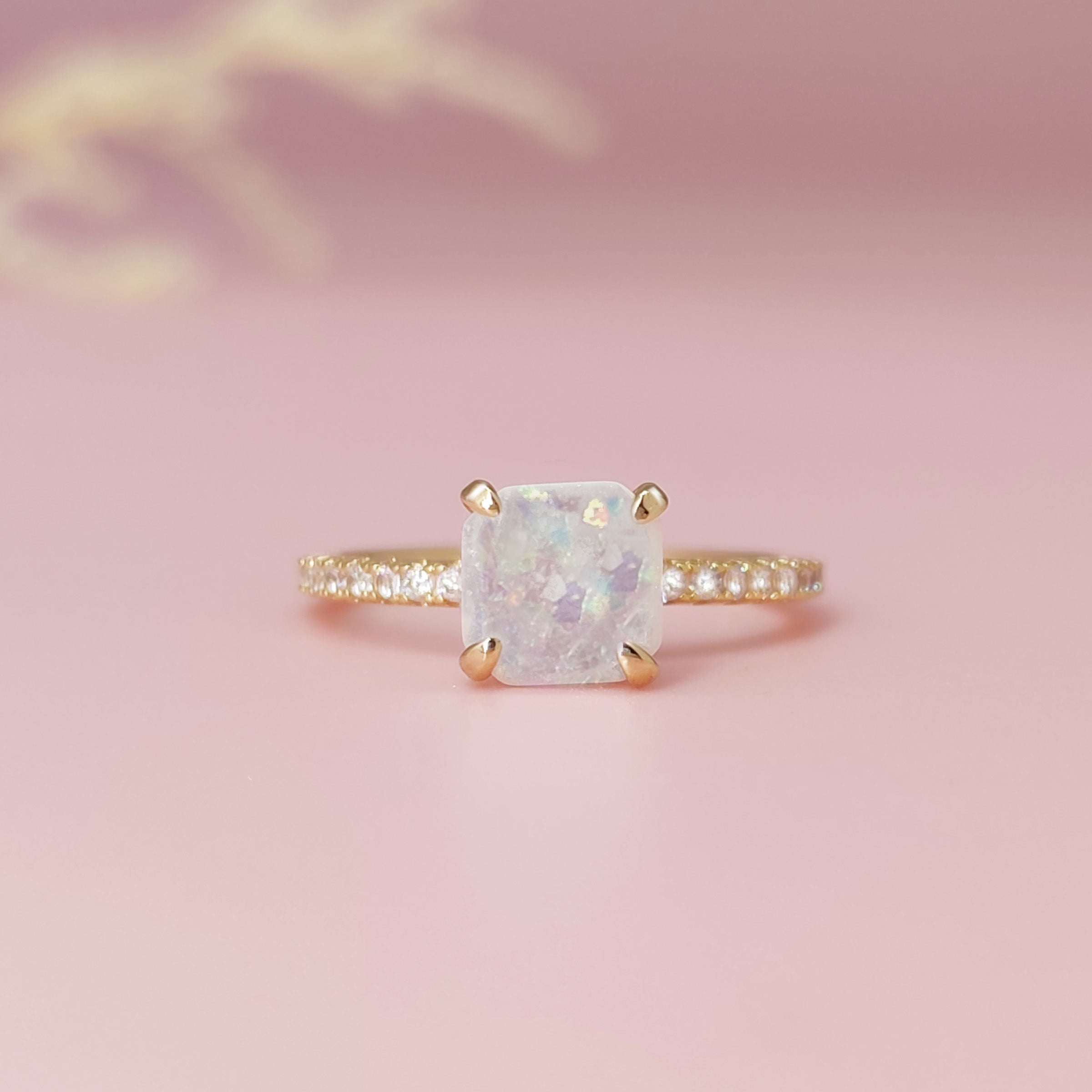 Pristine: Ashes Ring - Elegant Memorial Jewelry for Loved Ones | Perfect for Remembrance, Sympathy Gifts & Special Occasions