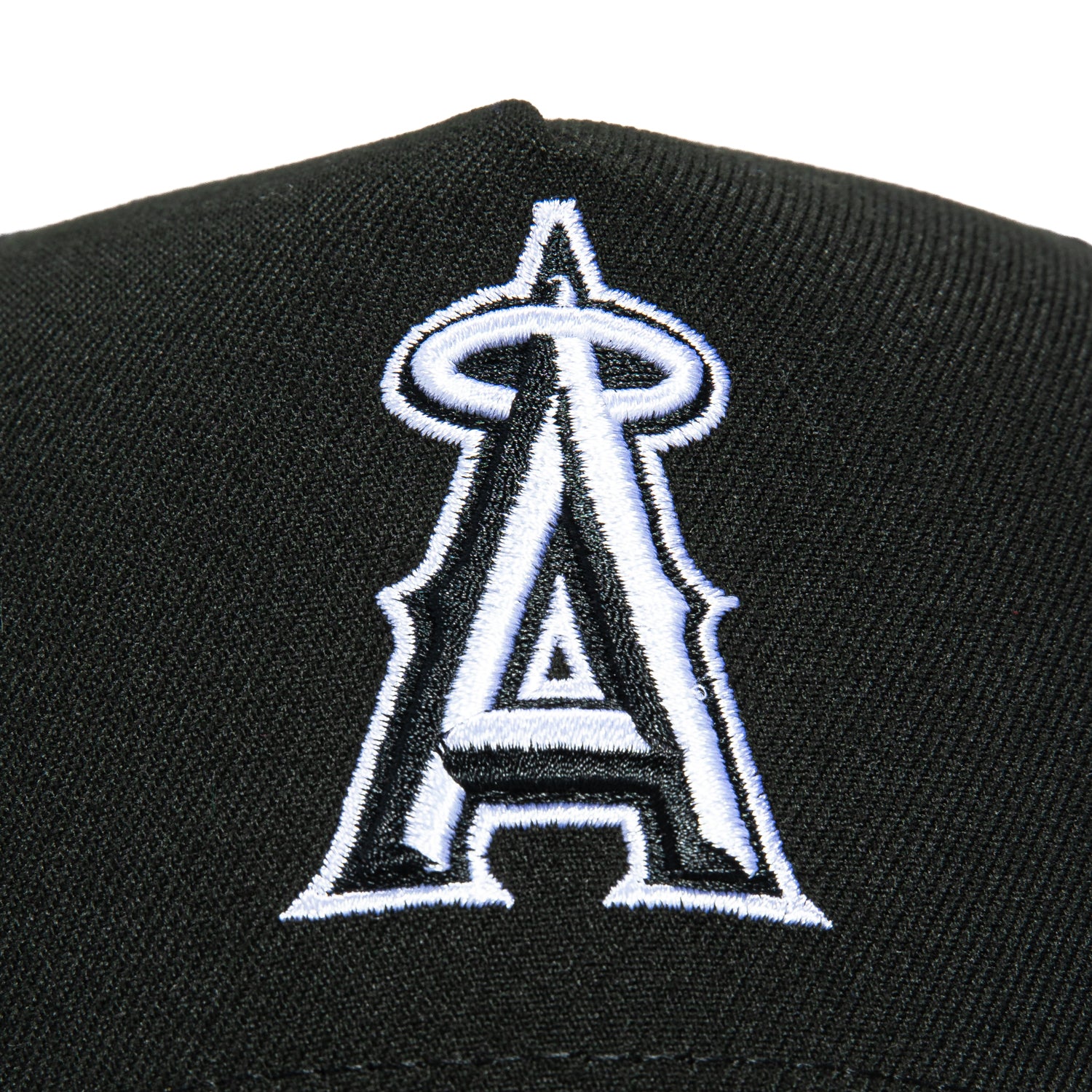 New Era 9Forty A-Frame Los Angeles Angels Snapback Trucker Hat - Black & White | Adjustable Baseball Cap for Men & Women | Perfect for Sports Games, Outdoor Activities & Casual Wear