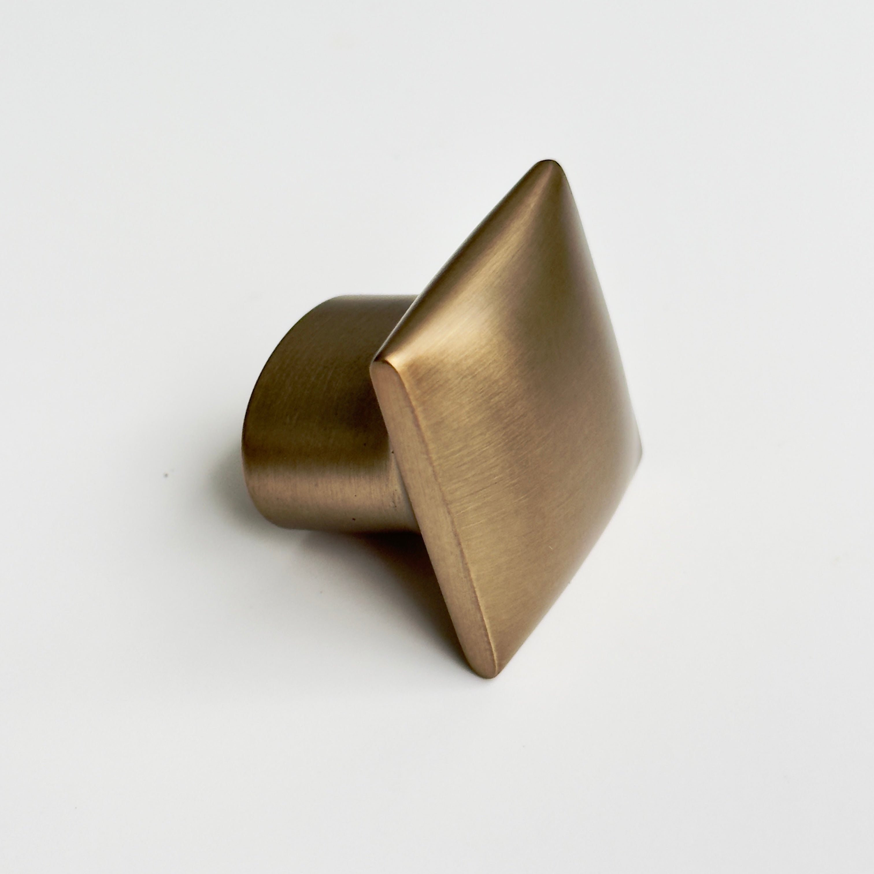 Brushed Bronze Flow T Bar Cabinet Knob and Drawer Pull - Vintage Style Hardware for Kitchen Cabinets, Dressers & Furniture - Perfect for Home Renovation & DIY Projects
