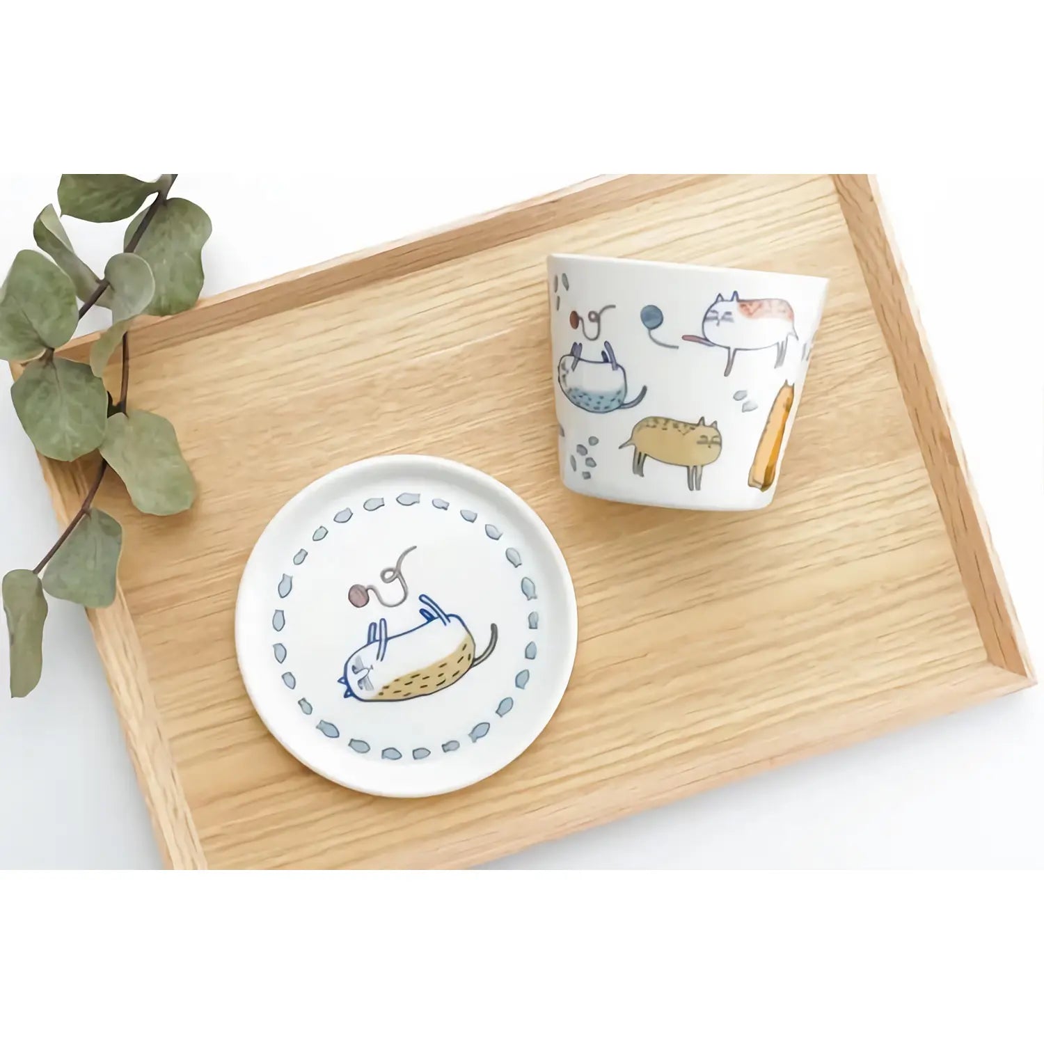 Harekutani Porcelain Soba Choko Cup with Cat Design - Traditional Japanese Sake or Tea Cup for Home, Restaurant & Gift Giving