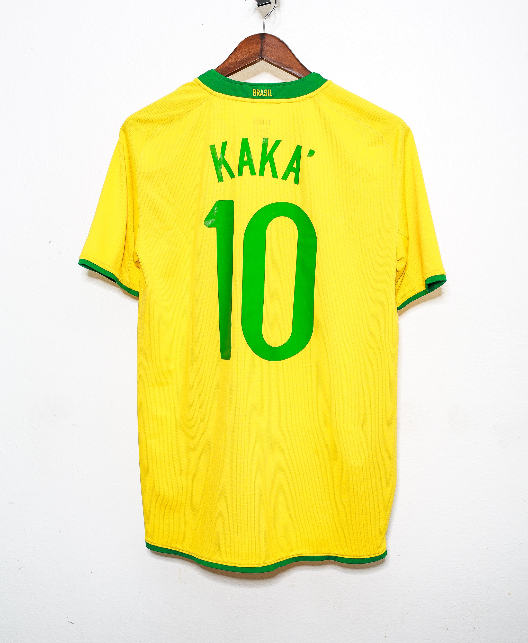 Authentic 2008 Brazil National Team Home Jersey #10 Kaka (Size M) - Perfect for Soccer Matches, Fan Collections & Sports Memorabilia