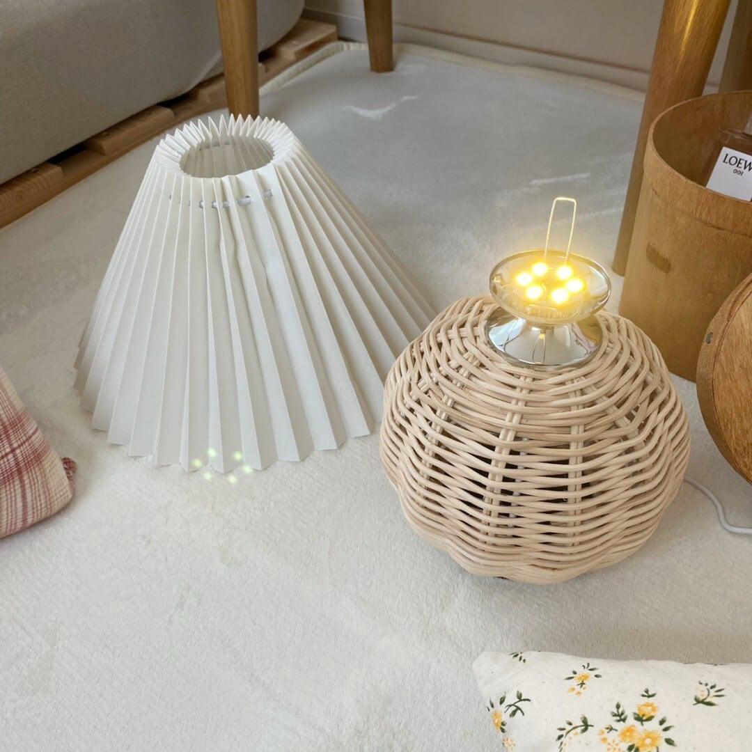 Rattan Pleated Table Lamp - Natural Woven Texture, Modern Boho Style for Bedroom, Living Room & Office Decor - Perfect for Cozy Nights & Relaxing Ambiance
