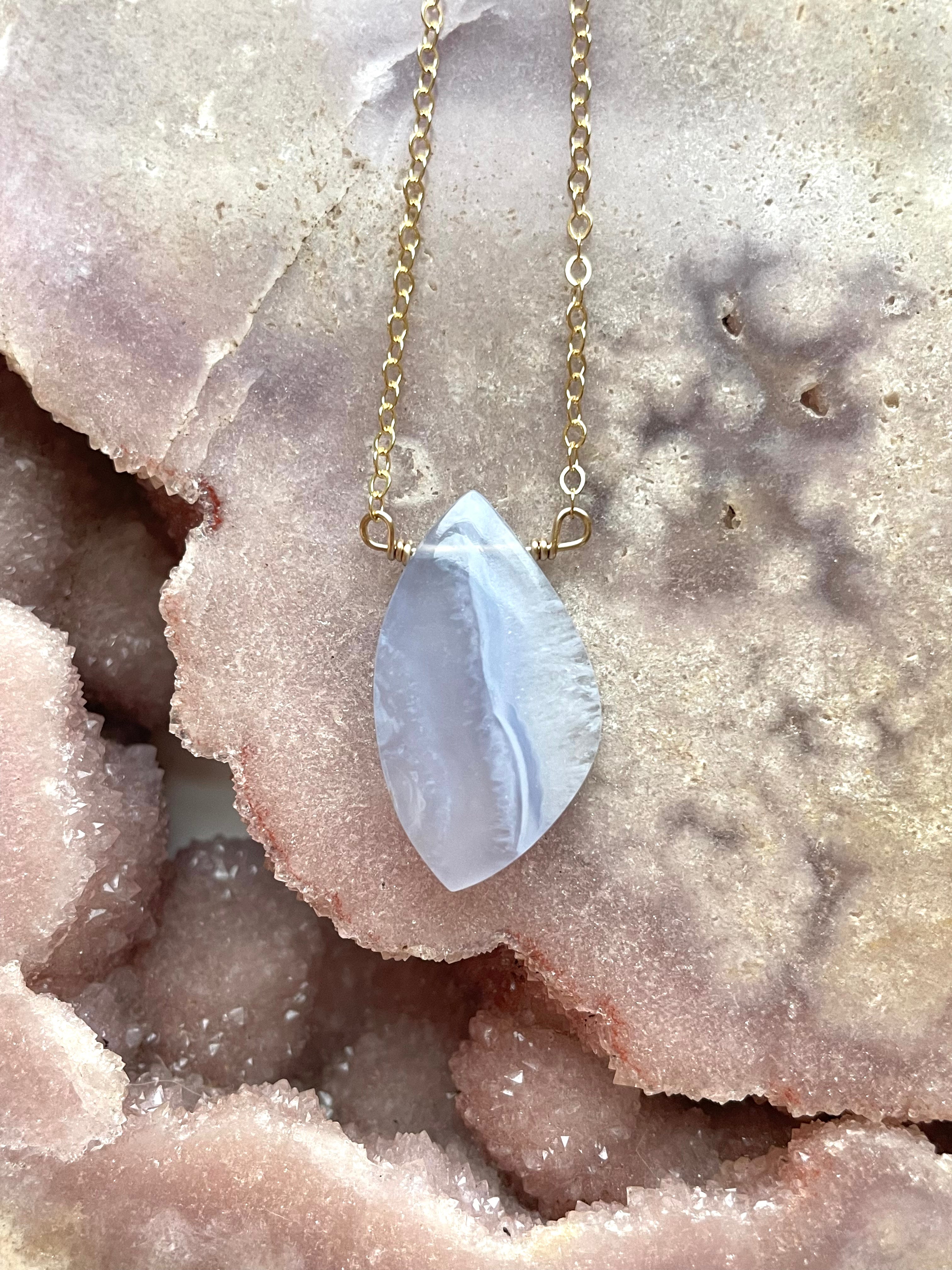 Blue Lace Agate Necklace for Women – Healing Crystal Jewelry for Stress Relief, Spiritual Balance & Elegant Style – Perfect for Meditation, Yoga & Everyday Wear