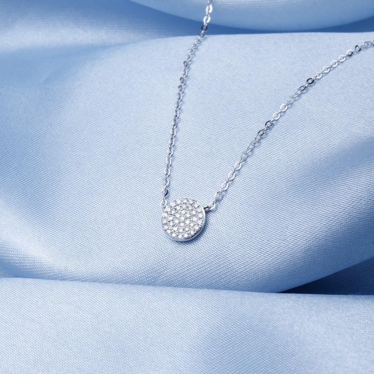 14K White Gold Diamond Pavé Round Necklace for Women - Elegant Everyday Jewelry & Perfect Gift for Anniversaries, Birthdays, and Special Occasions