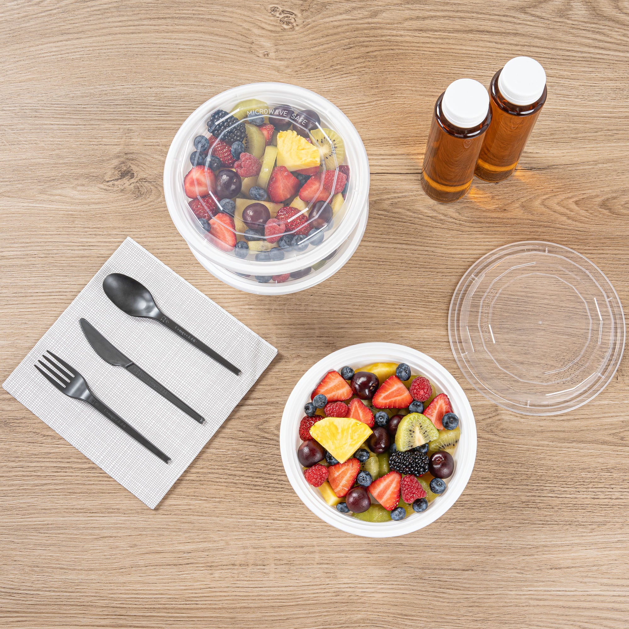 32 oz Round White Plastic Food Storage Containers with Clear Lids - Microwave Safe Takeout Boxes (7.25
