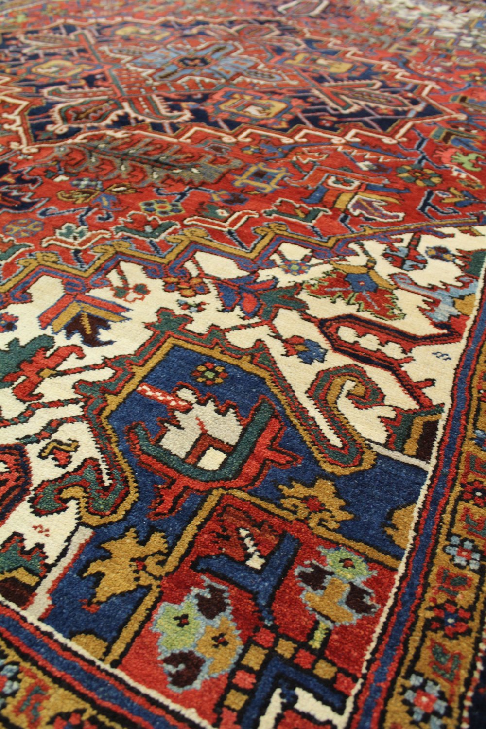 Vintage Heriz Handwoven Tribal Rug - Authentic Persian Carpet JF8056 for Living Room, Bedroom & Home Decor