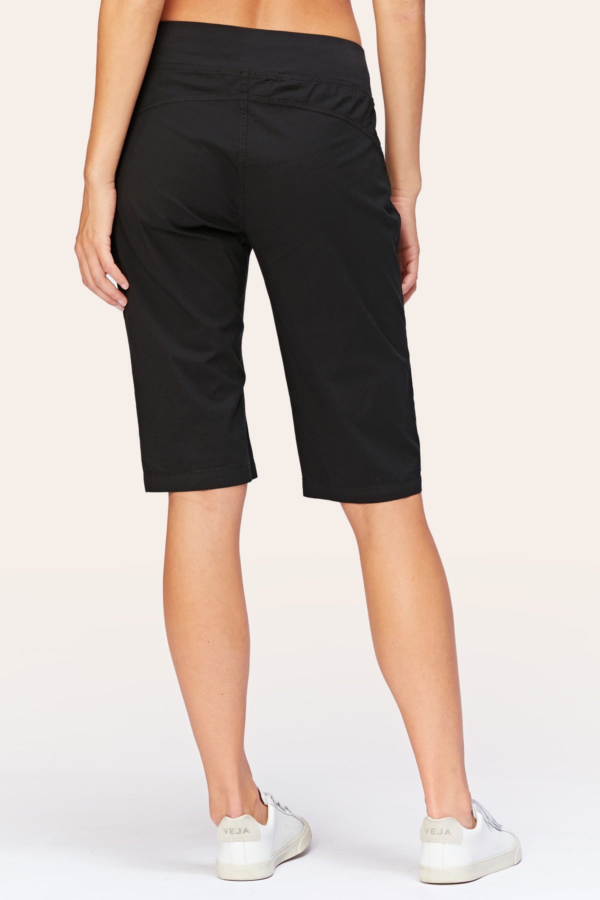 Tatem Bermuda Black - Stylish and Comfortable Men's Shorts for Summer | Perfect for Beach, Vacation, and Casual Wear
