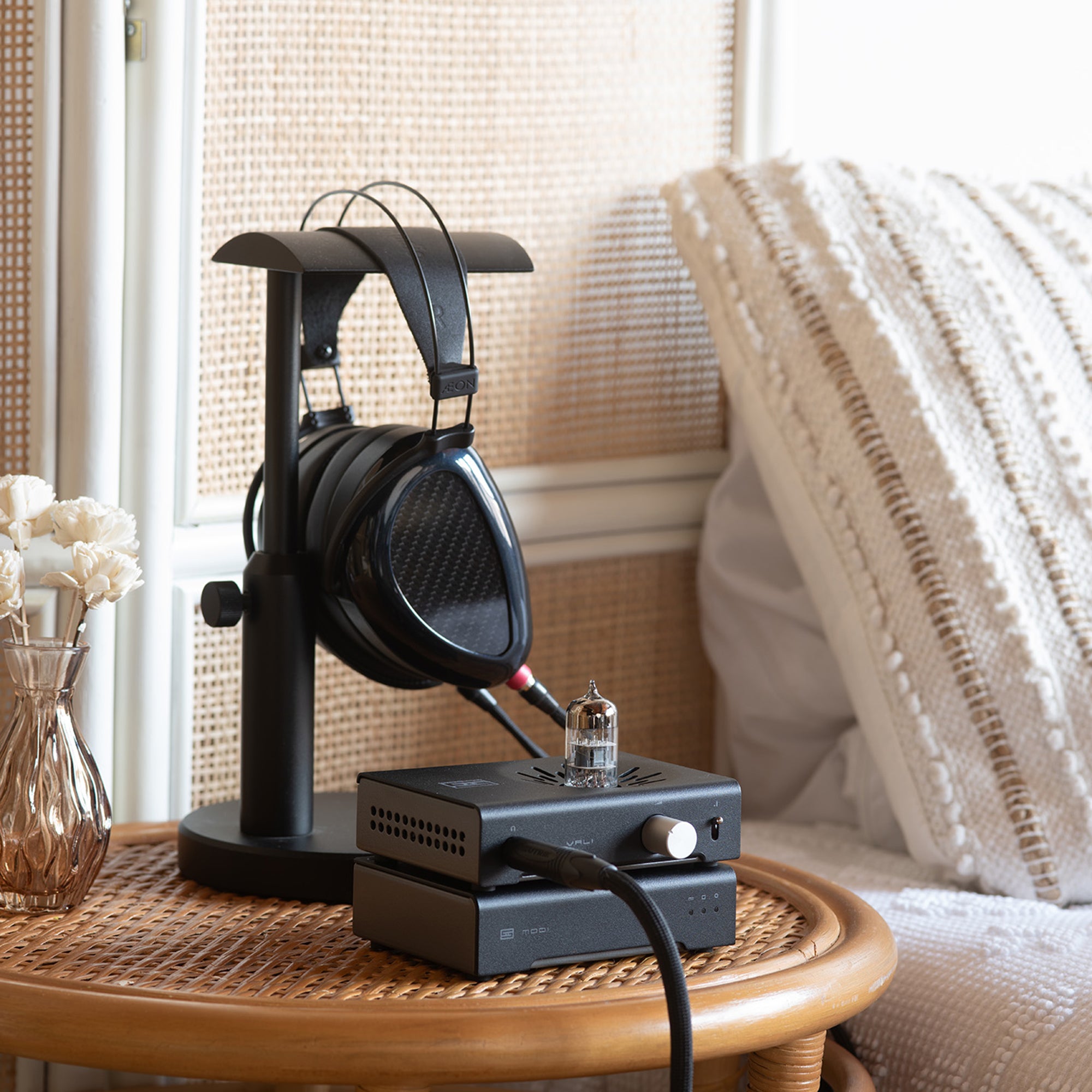 Schiit Audio Vali 3 Hybrid Tube Headphone Amplifier - High-Performance Audio for Home Studio, Gaming & Music Listening