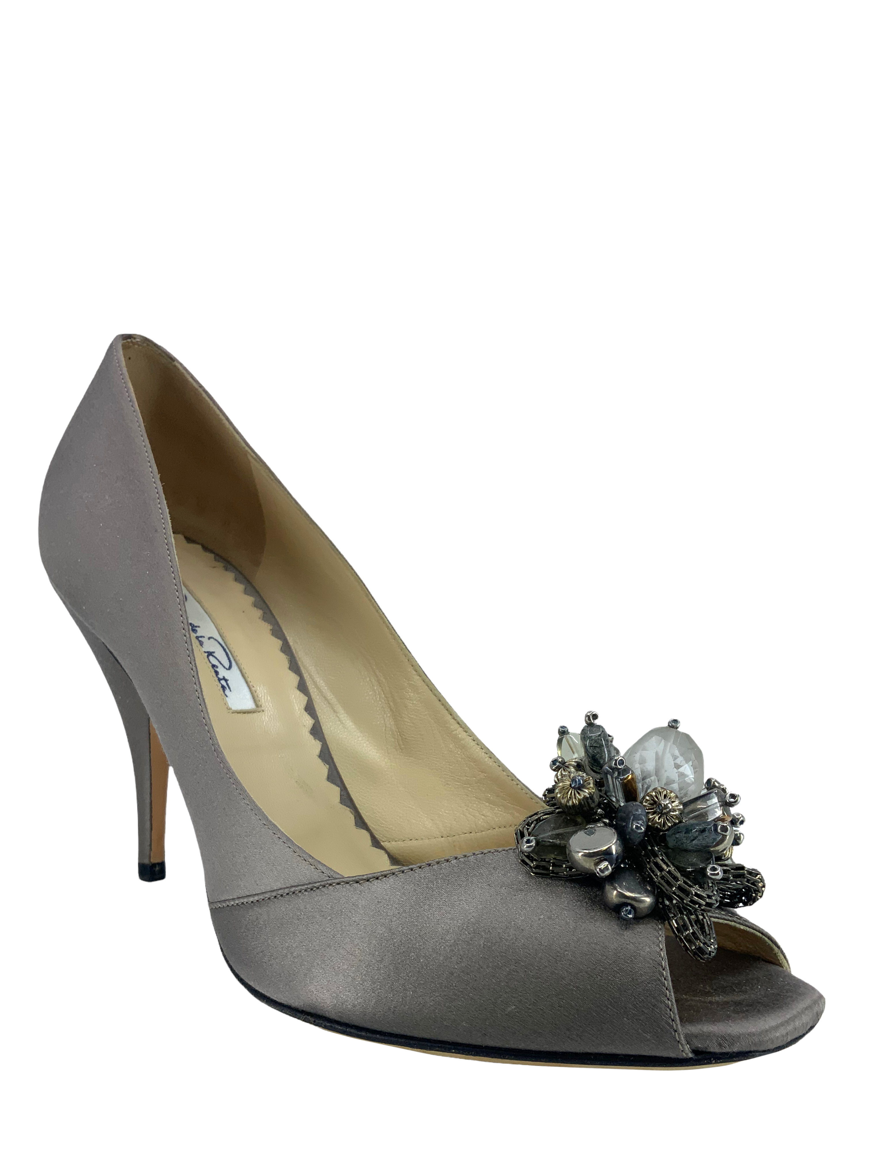 Oscar de la Renta Women's Size 9 Satin Embellished Heel Pumps - Perfect for Weddings, Parties & Special Occasions